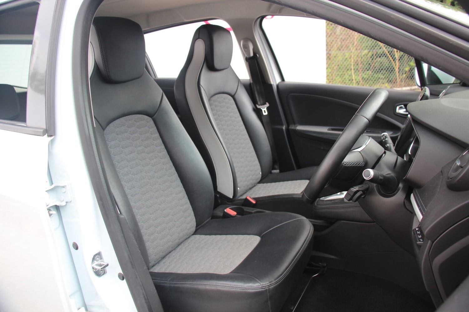 Used Renault Zoe 2021 for sale - 76716604: Photo 9