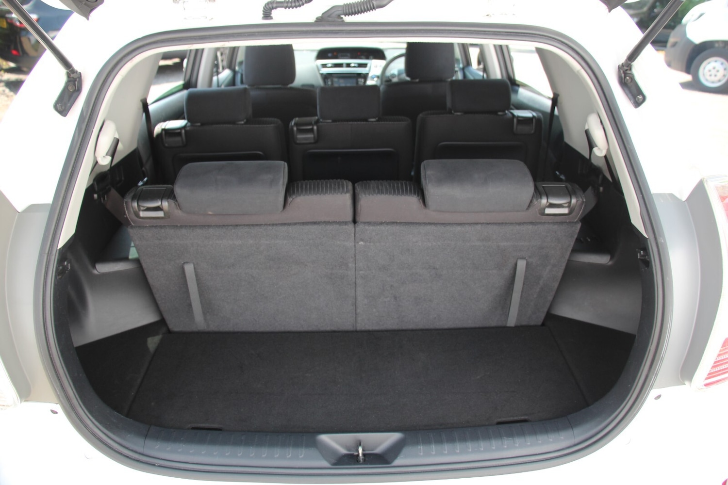 Used Toyota Prius+ 2018 for sale - 76716585: Photo 20