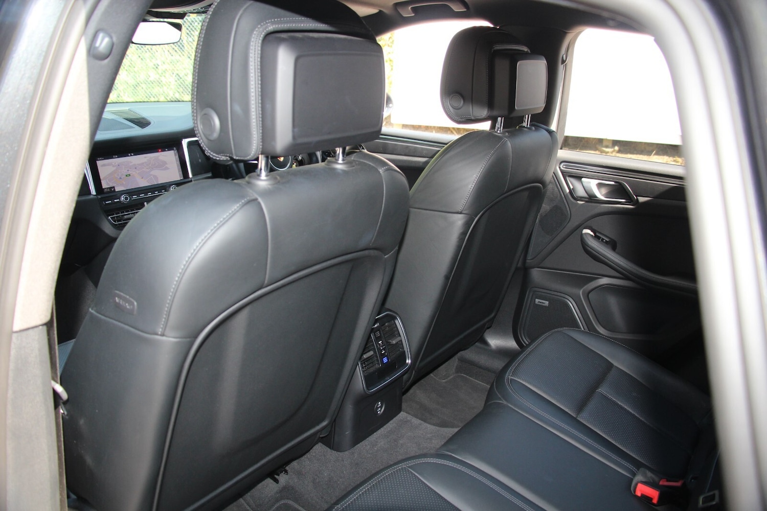 Used Porsche Macan 2021 for sale - 76716591: Photo 13