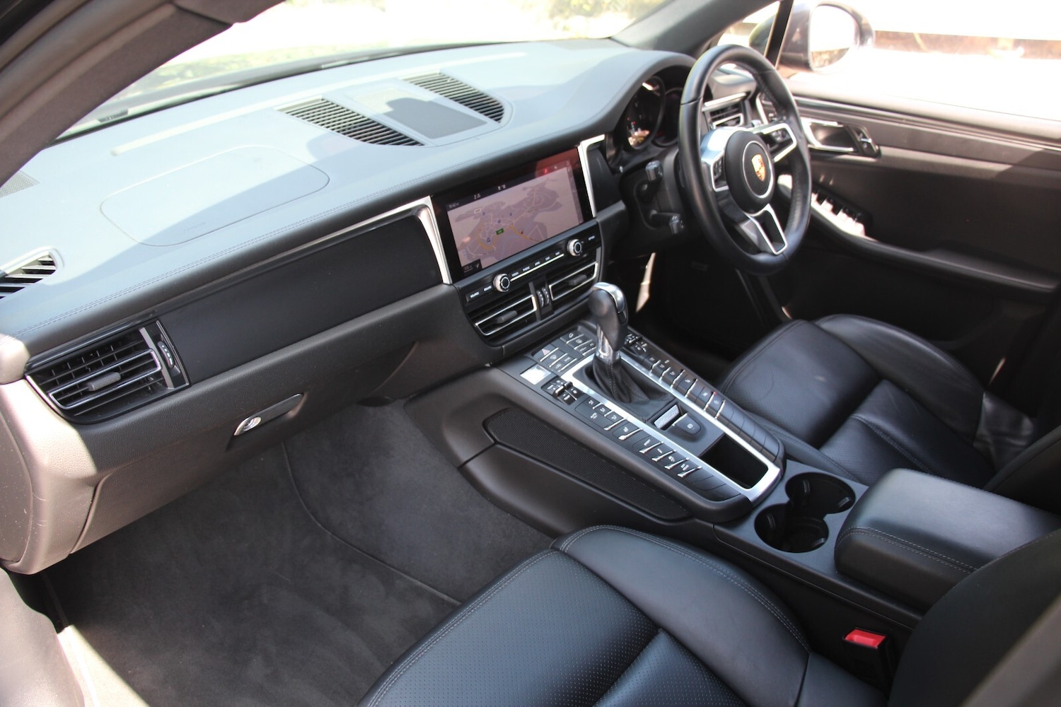 Used Porsche Macan 2021 for sale - 76716591: Photo 15