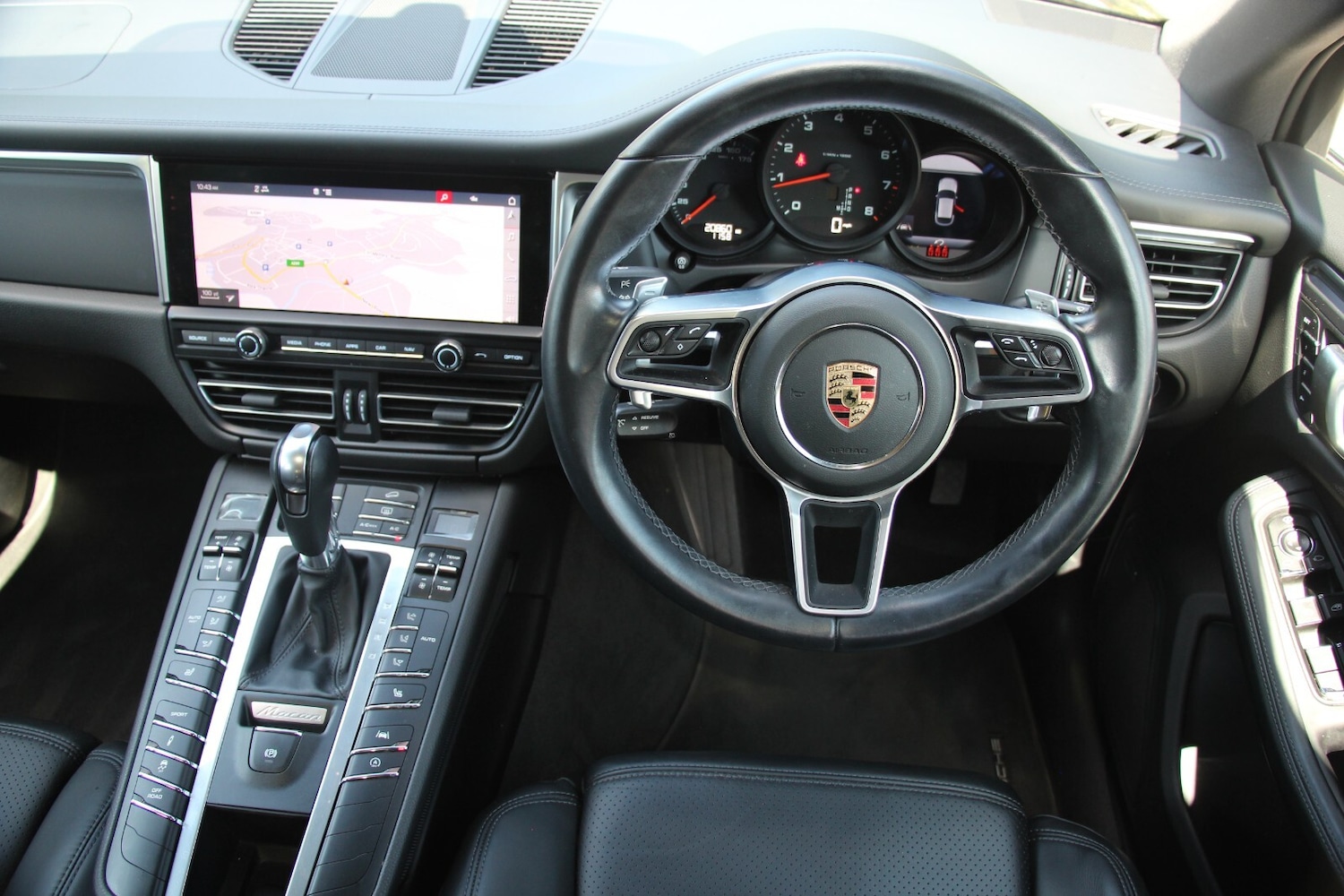 Used Porsche Macan 2021 for sale - 76716591: Photo 16
