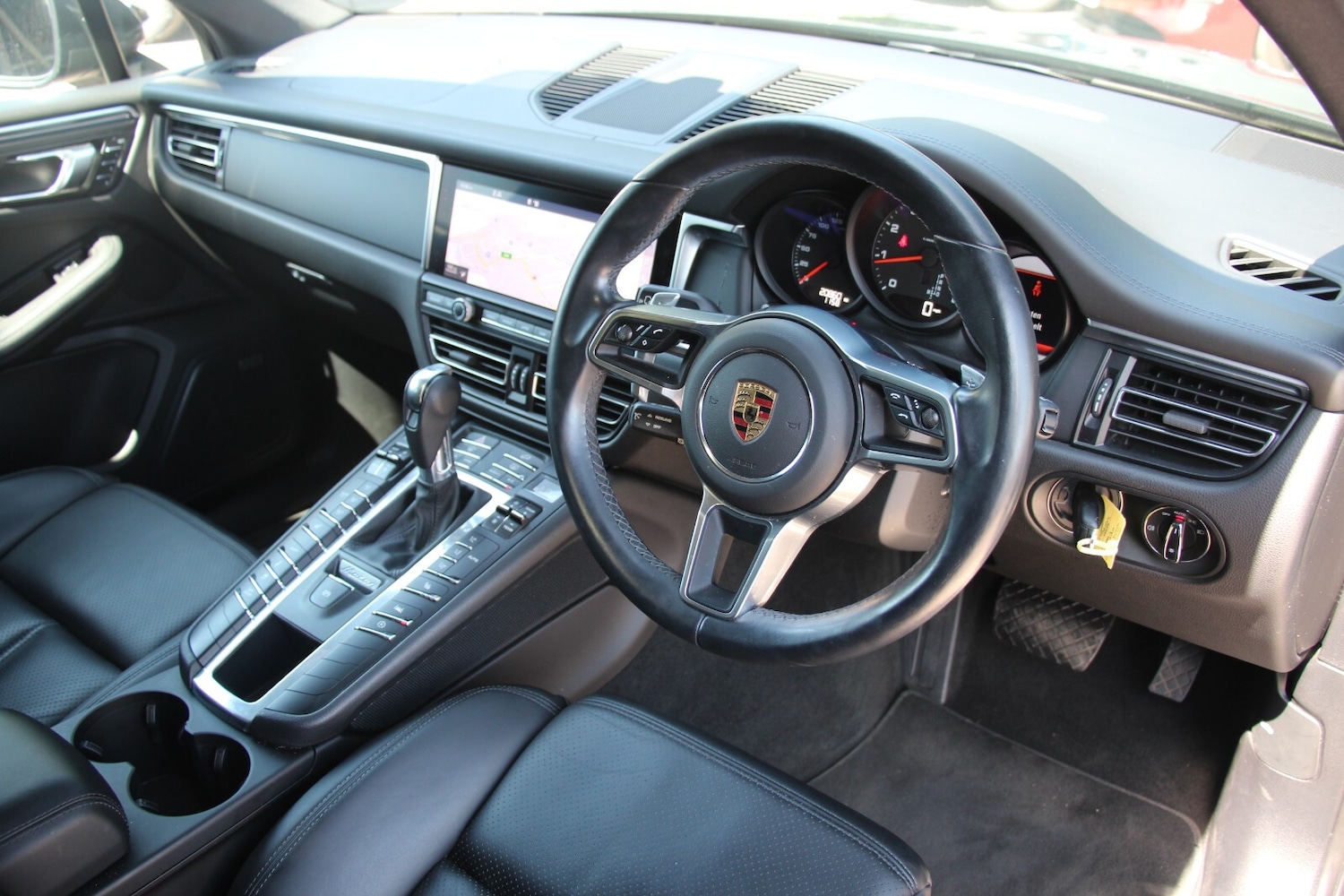 Used Porsche Macan 2021 for sale - 76716591: Photo 8