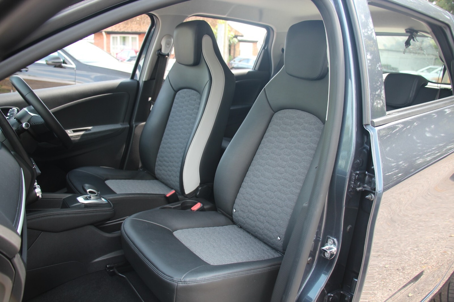 Used Renault Zoe 2021 for sale - 76744745: Photo 14