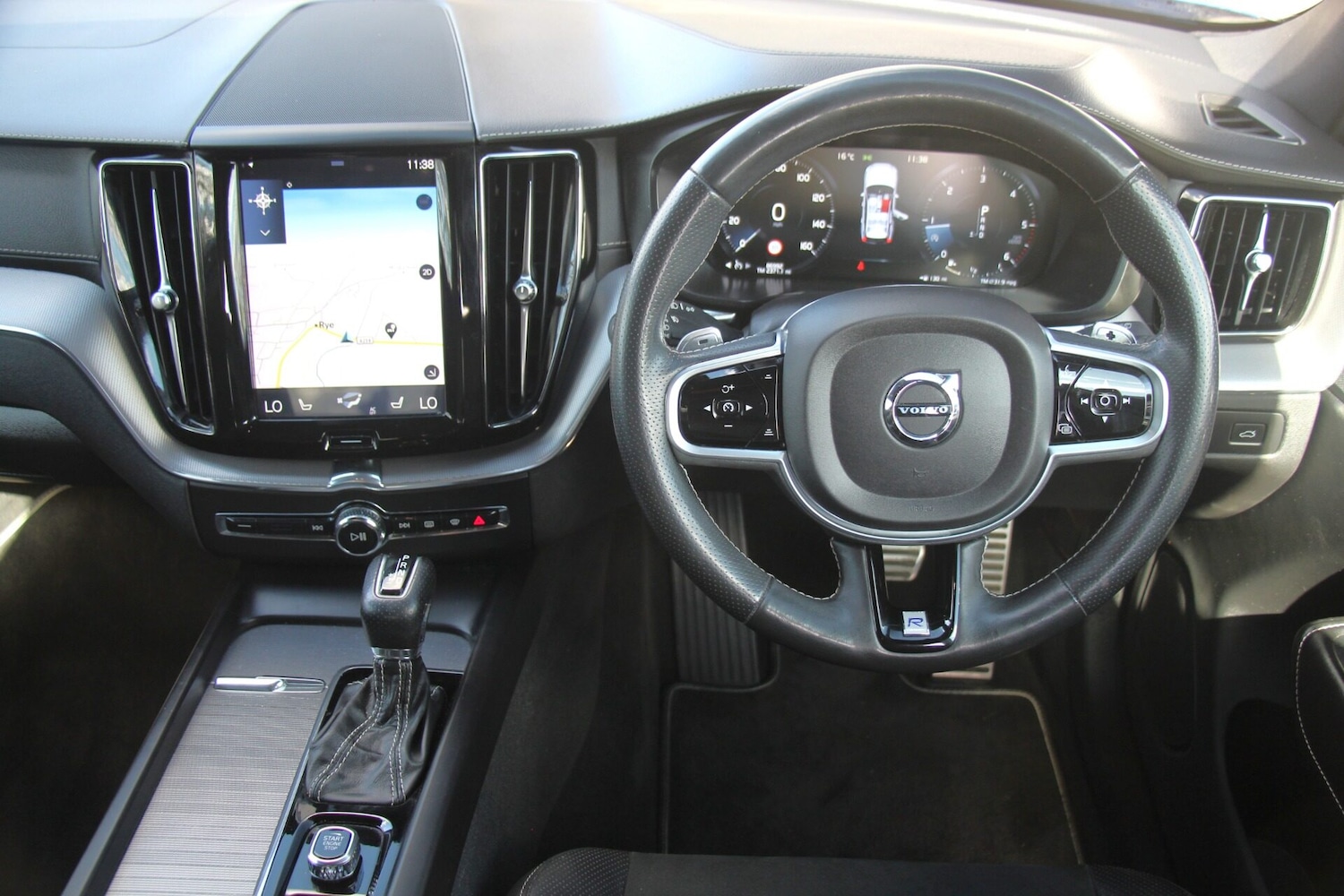 Used Volvo XC60 2018 for sale - 77998649: Photo 16