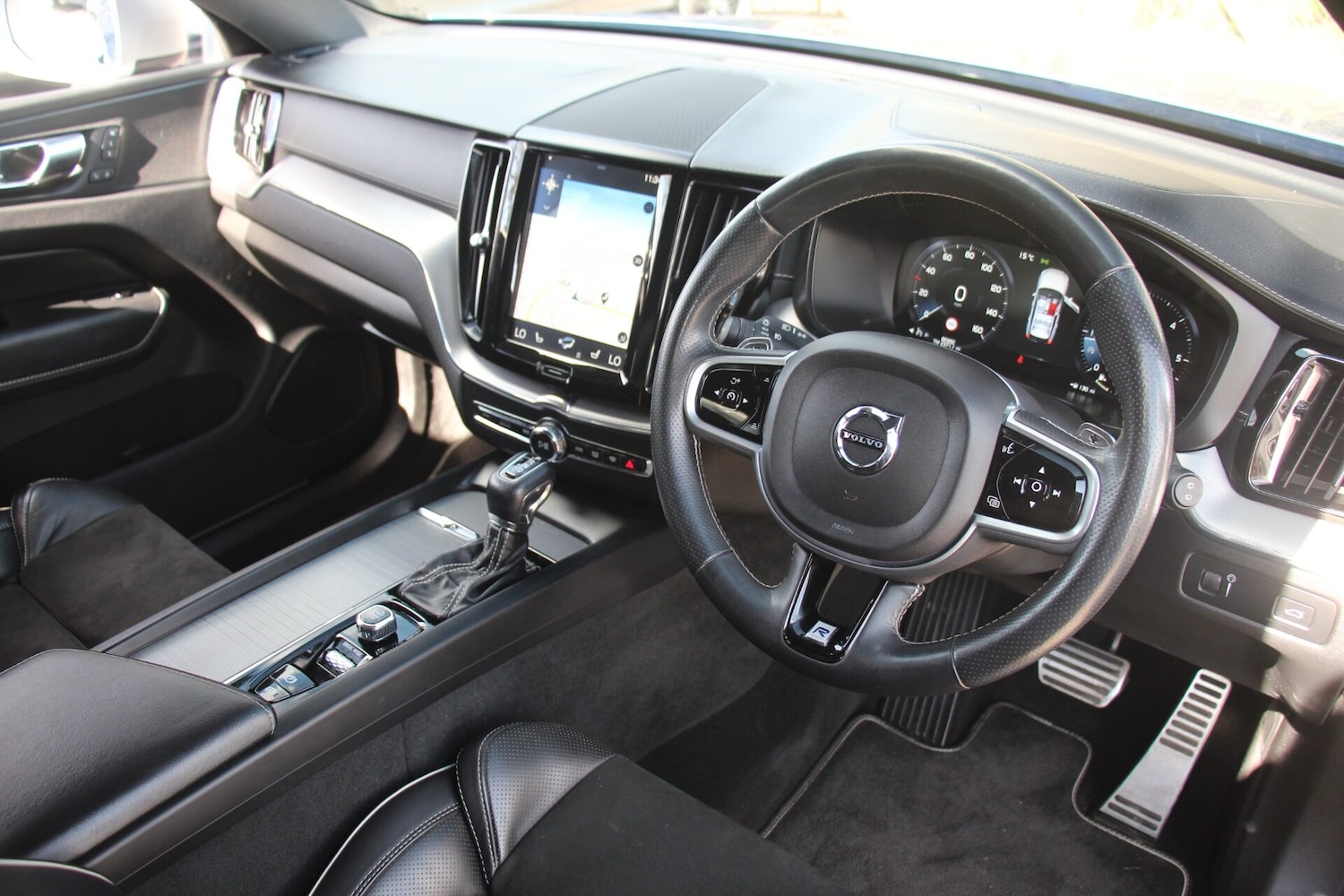 Used Volvo XC60 2018 for sale - 77998649: Photo 8