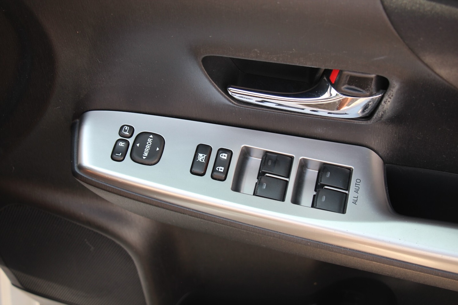 2018 Toyota Prius+ 7-SEAT ICON PLUS TSS HYBRID AUTOMATIC MPV PETROL/ELECTRIC Aut - Picture 19 of 24
