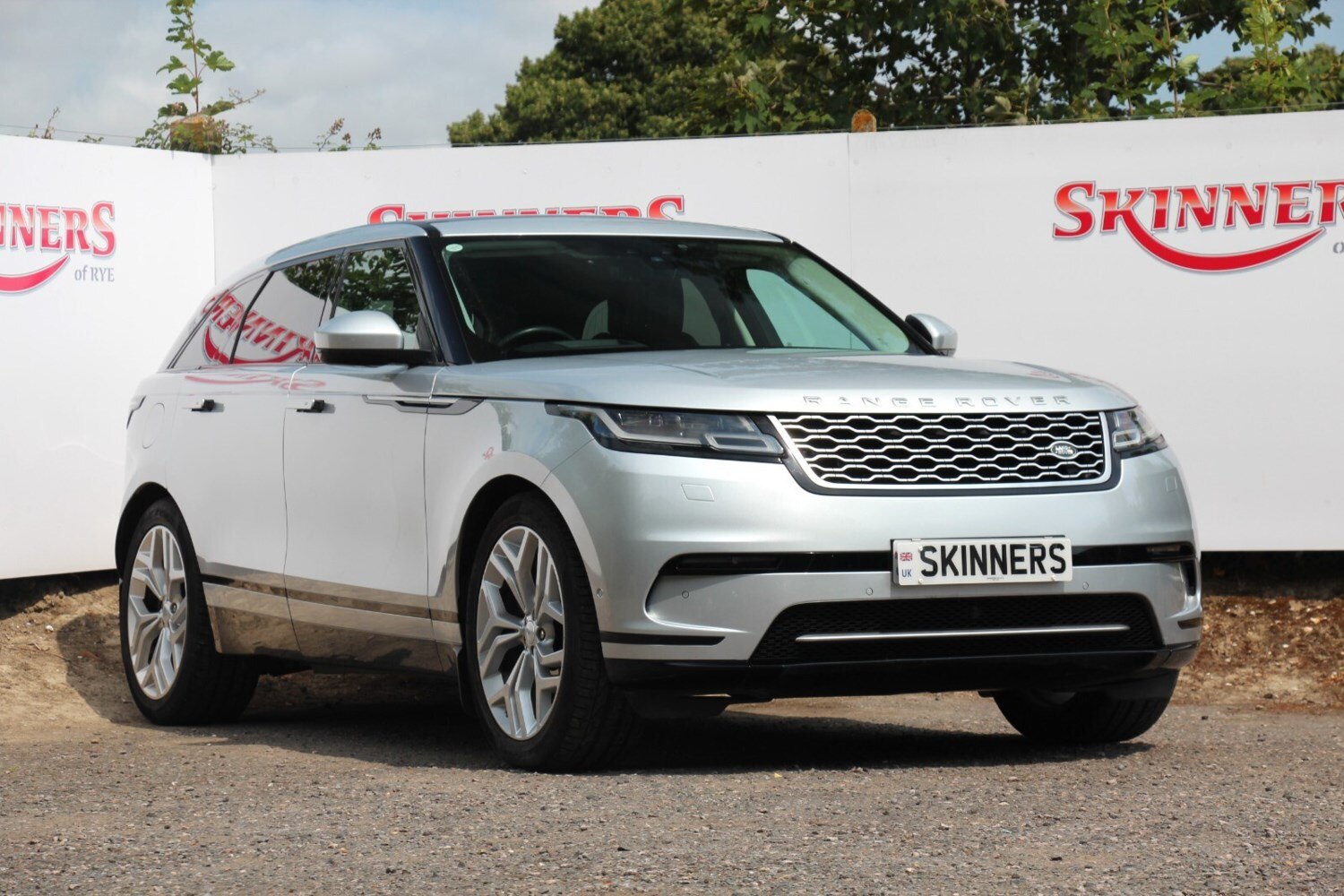 2017 Land Rover Range Rover Velar SE D240 AUTOMATIC Estate Diesel Automatic - Picture 1 of 24