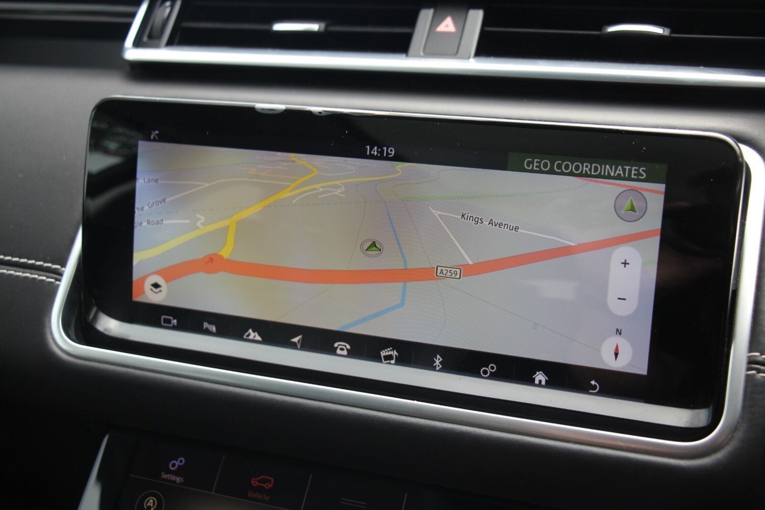 2017 Land Rover Range Rover Velar SE D240 AUTOMATIC Estate Diesel Automatic - Picture 19 of 24