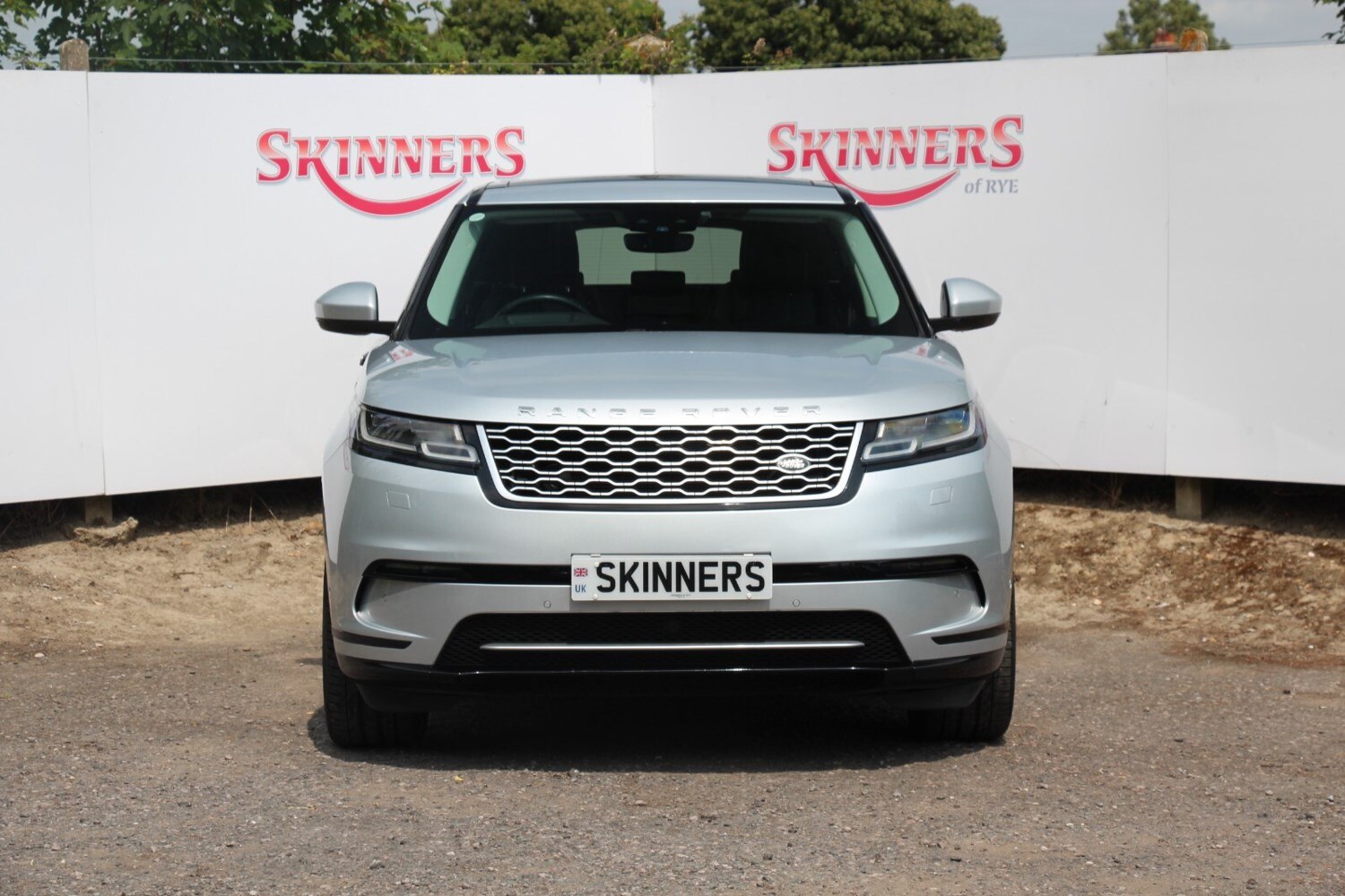 2017 Land Rover Range Rover Velar SE D240 AUTOMATIC Estate Diesel Automatic - Picture 2 of 24