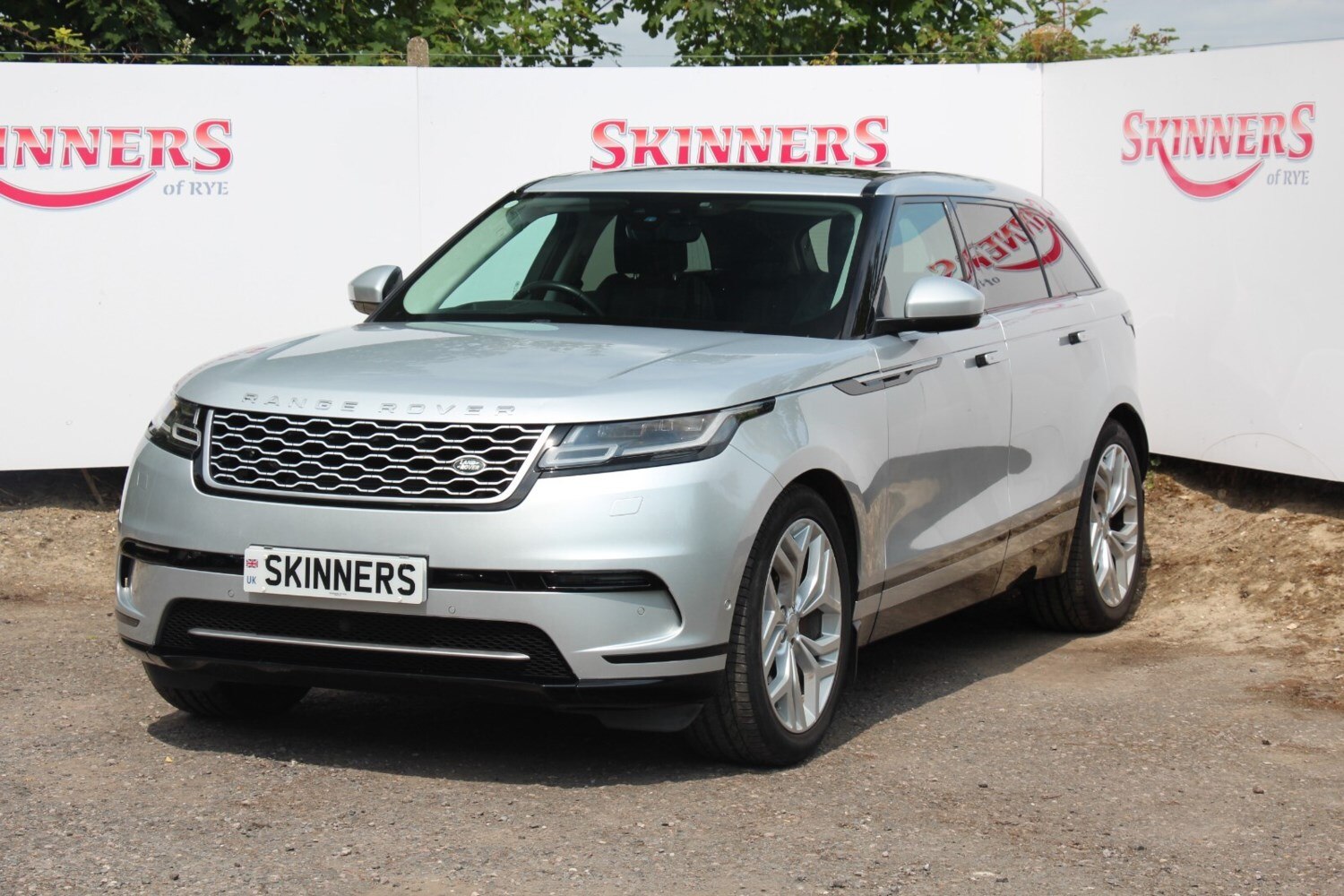 2017 Land Rover Range Rover Velar SE D240 AUTOMATIC Estate Diesel Automatic - Picture 3 of 24