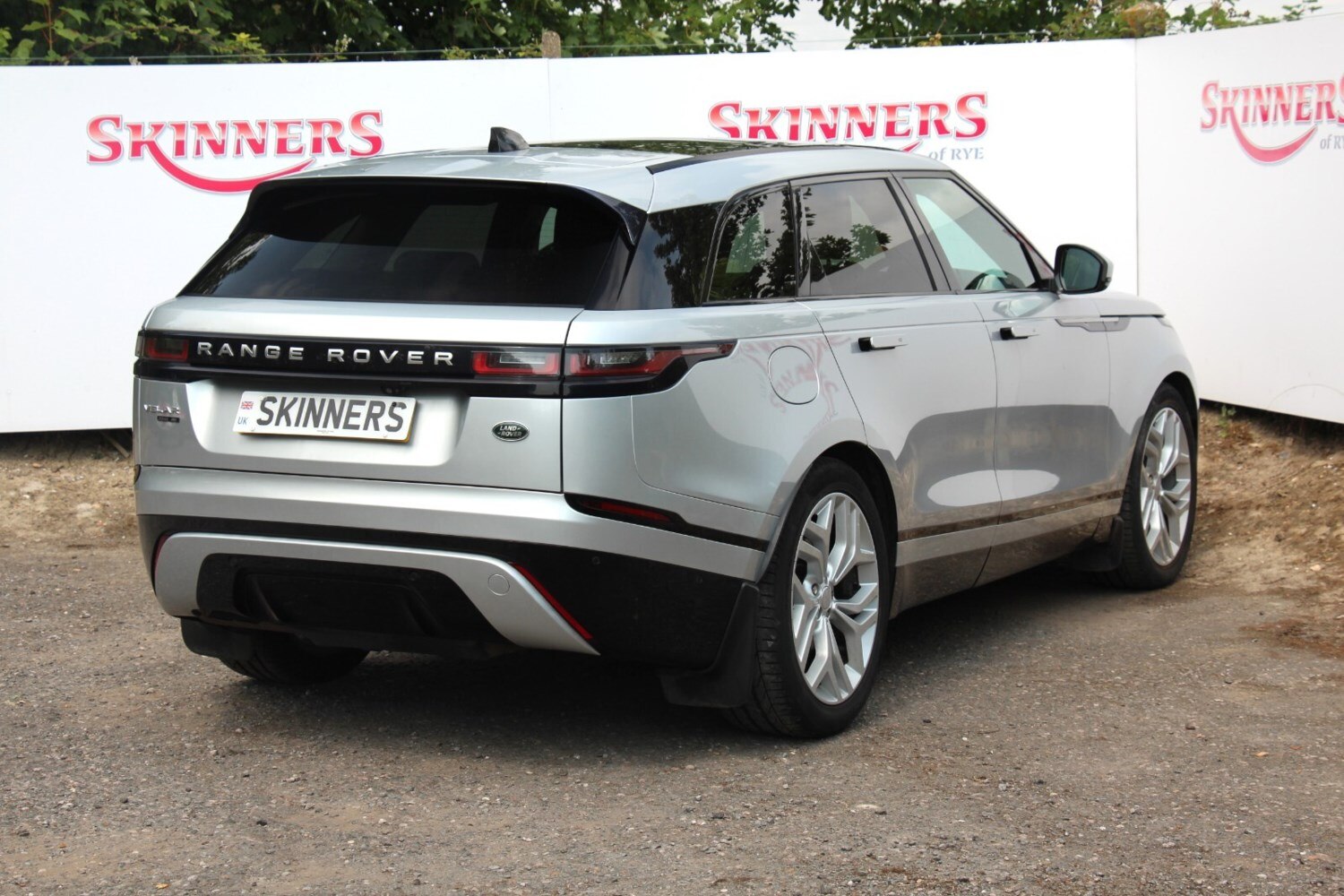 2017 Land Rover Range Rover Velar SE D240 AUTOMATIC Estate Diesel Automatic - Picture 6 of 24