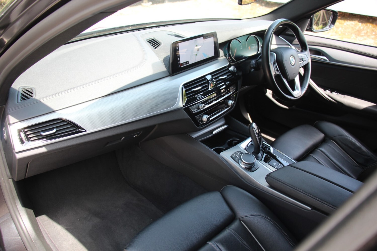 2018 BMW 5 Series 530i M Sport 5dr Automatic Estate Estate Petrol Automatic - Picture 15 of 24