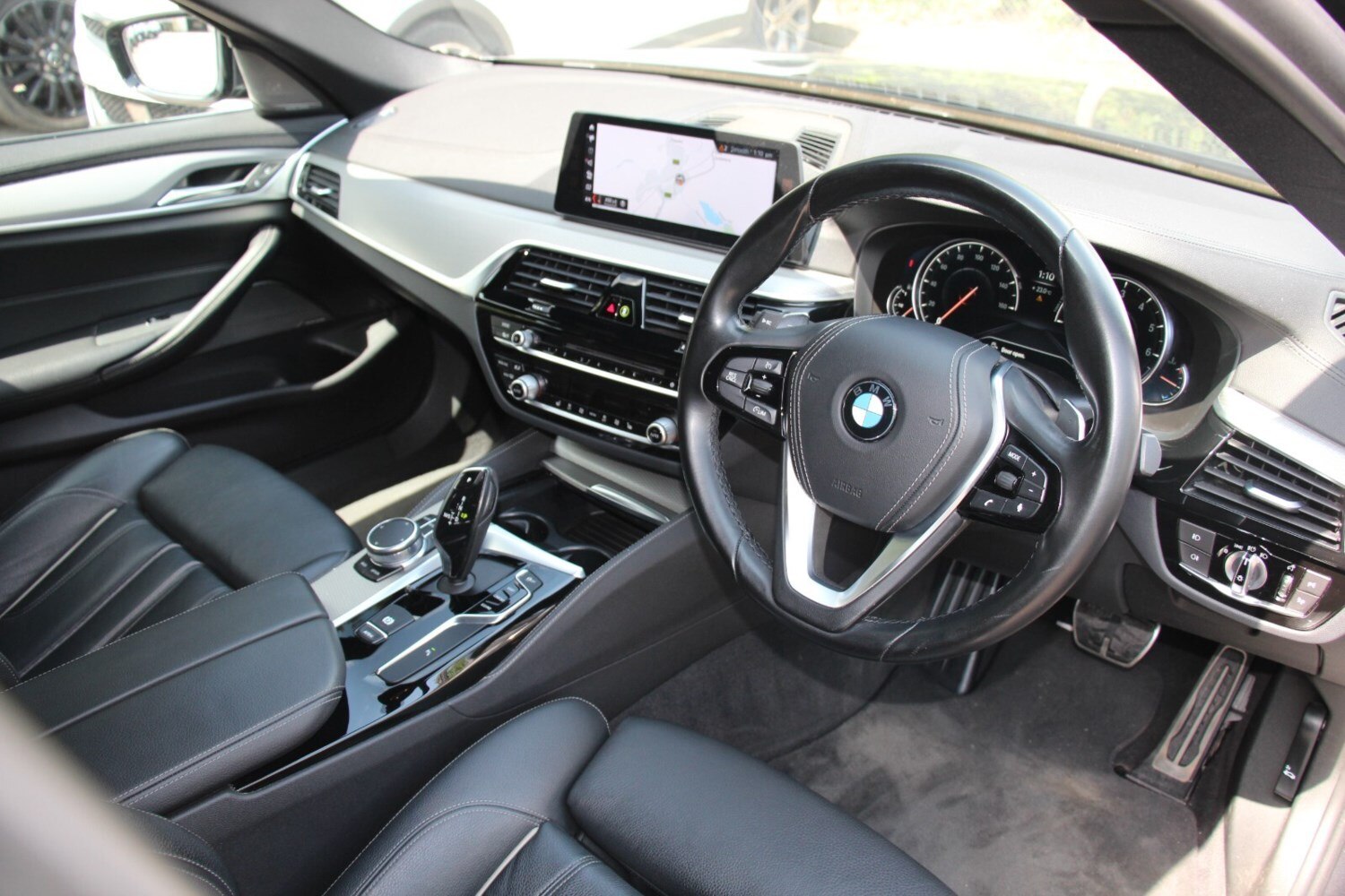 2018 BMW 5 Series 530i M Sport 5dr Automatic Estate Estate Petrol Automatic - Picture 8 of 24