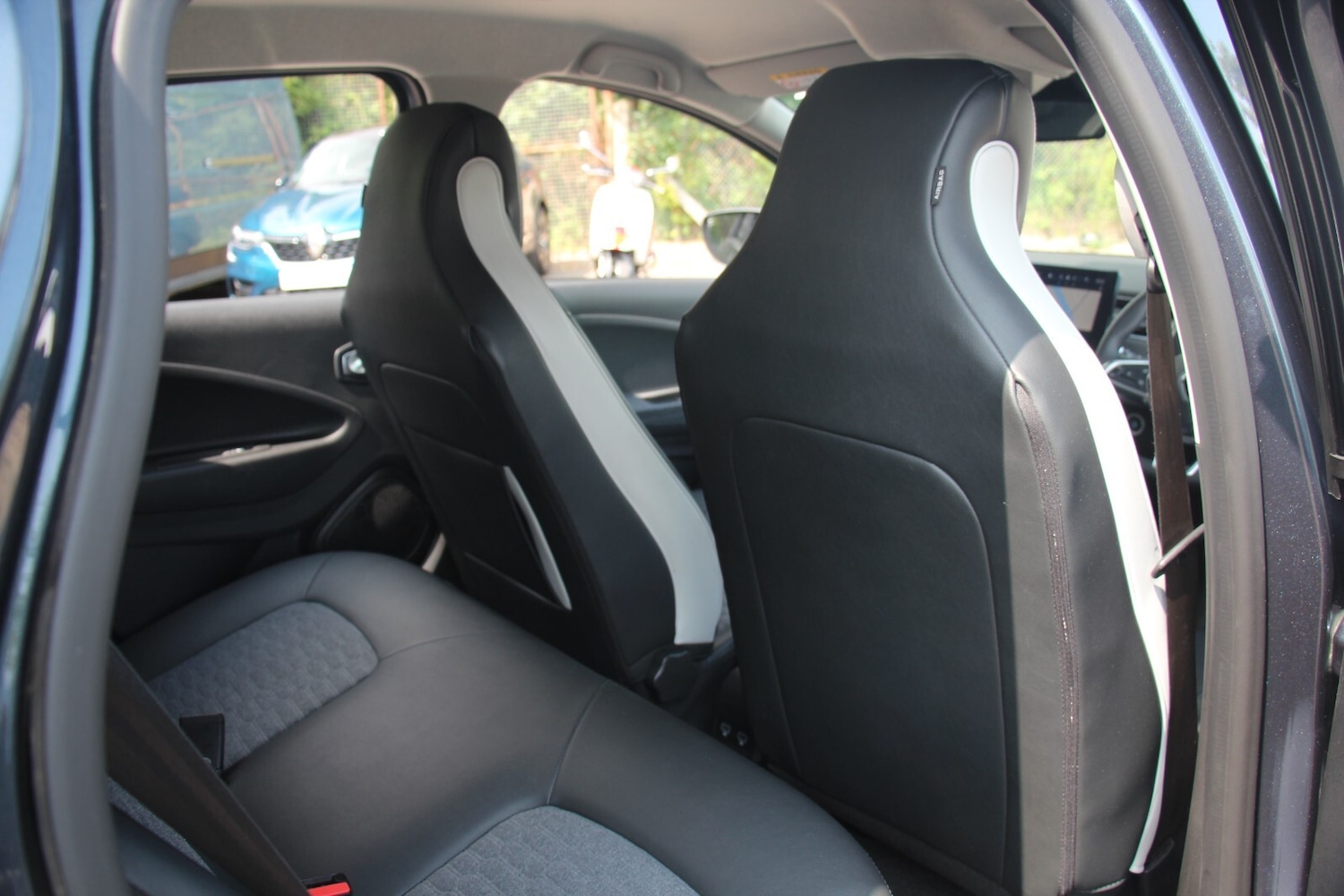 Used Renault Zoe 2021 for sale - 76635271: Photo 10