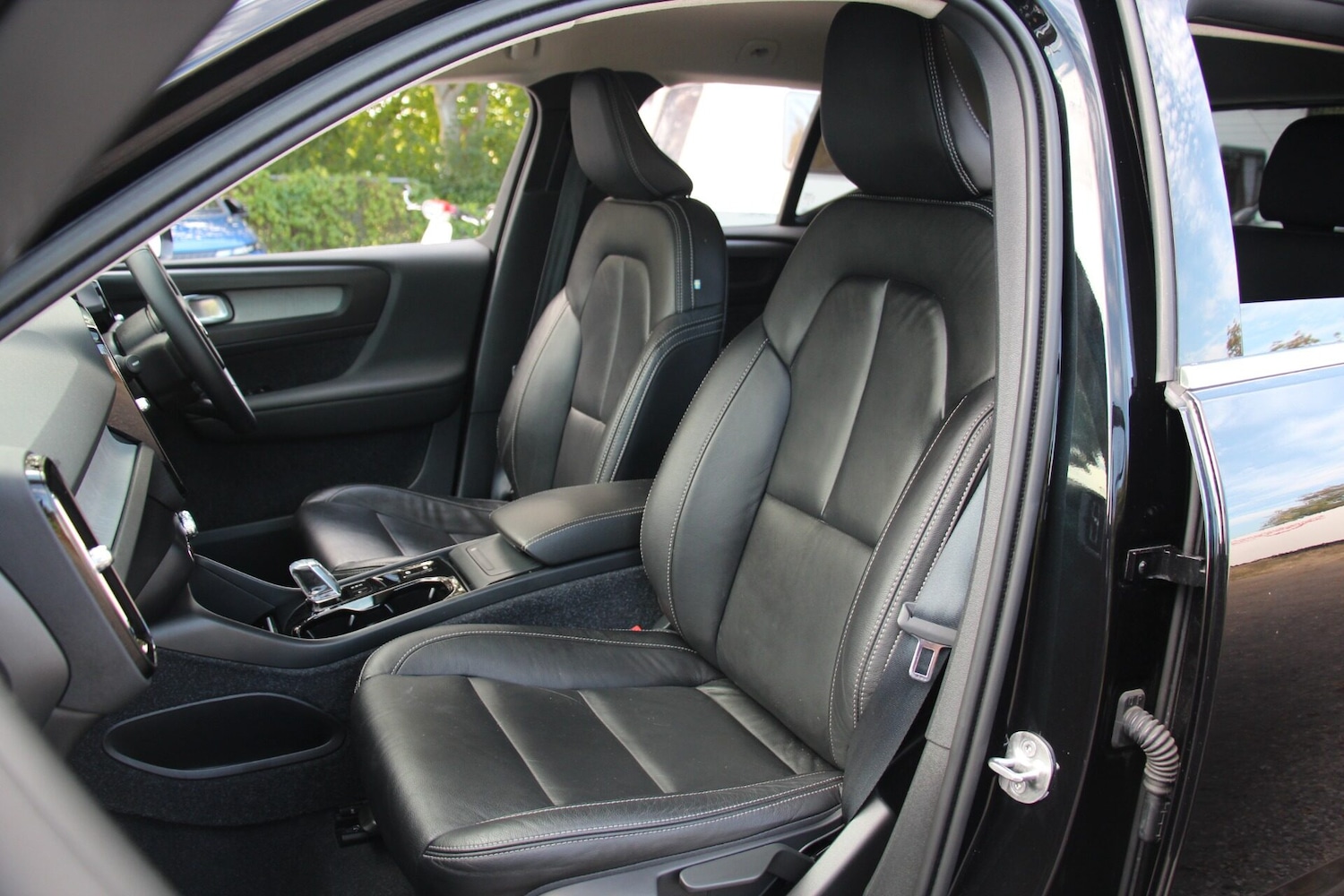 Used Volvo XC40 2022 for sale - 75924722: Photo 14