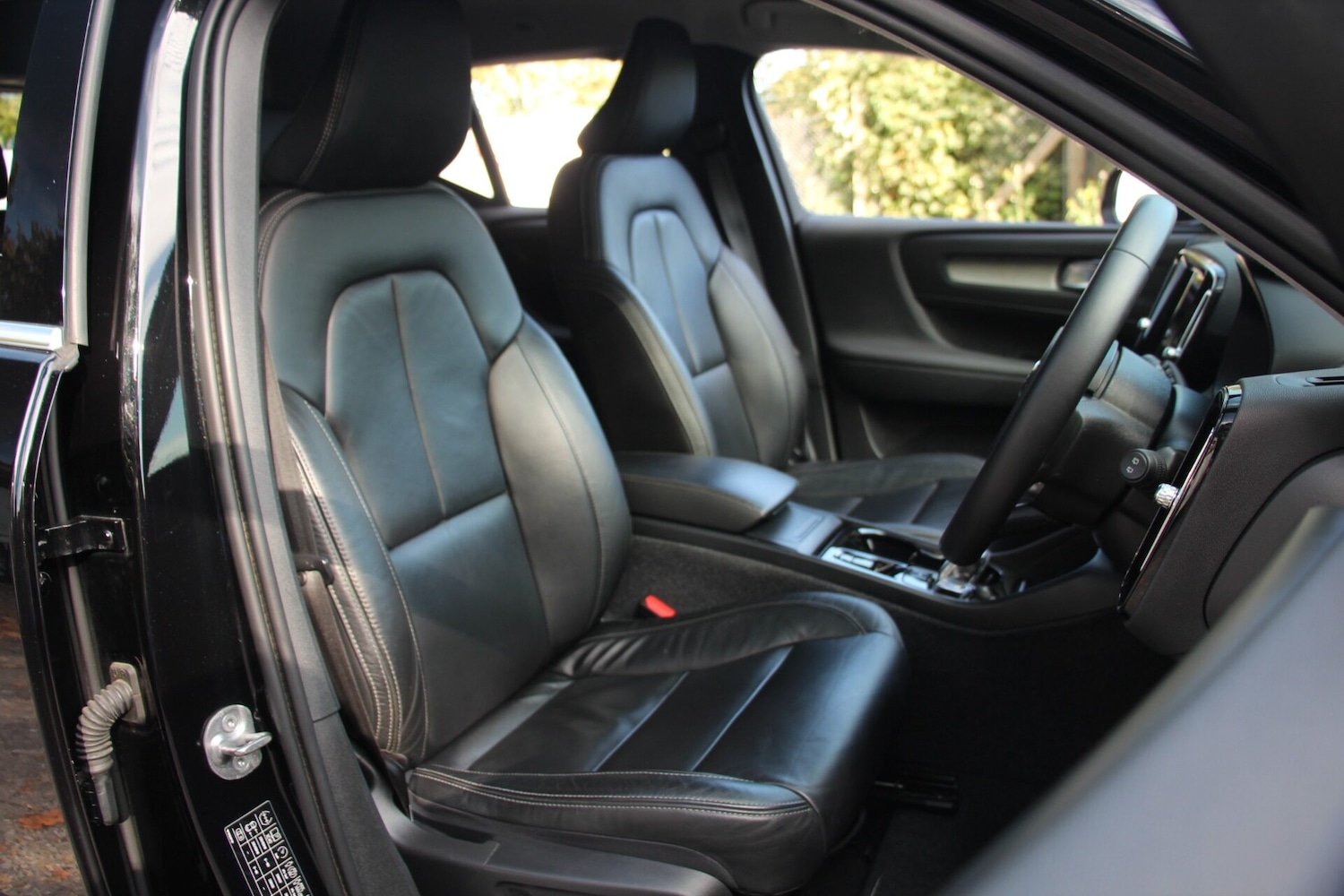 Used Volvo XC40 2022 for sale - 75924722: Photo 9