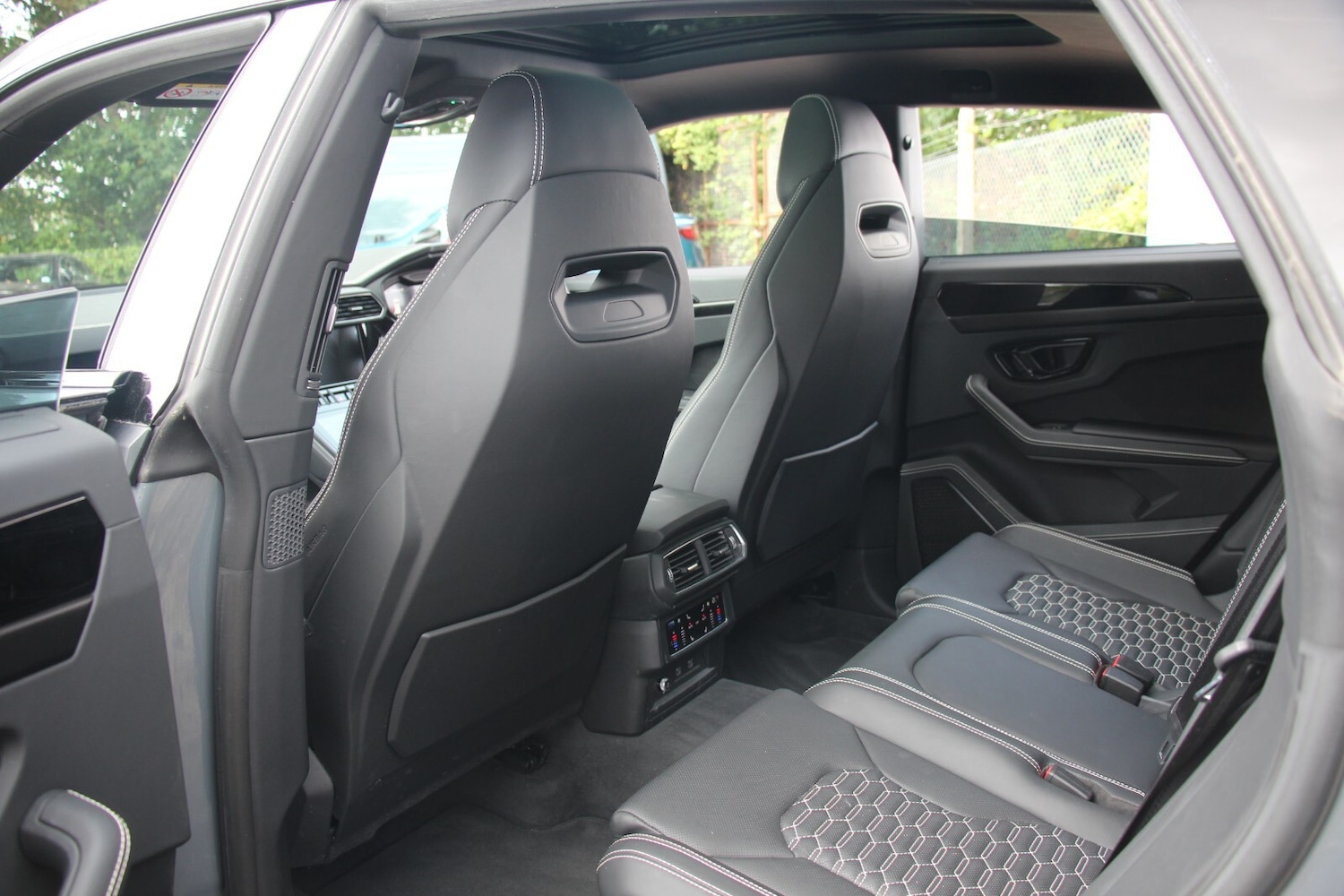 Used Lamborghini Urus 2023 for sale - 76716593: Photo 13