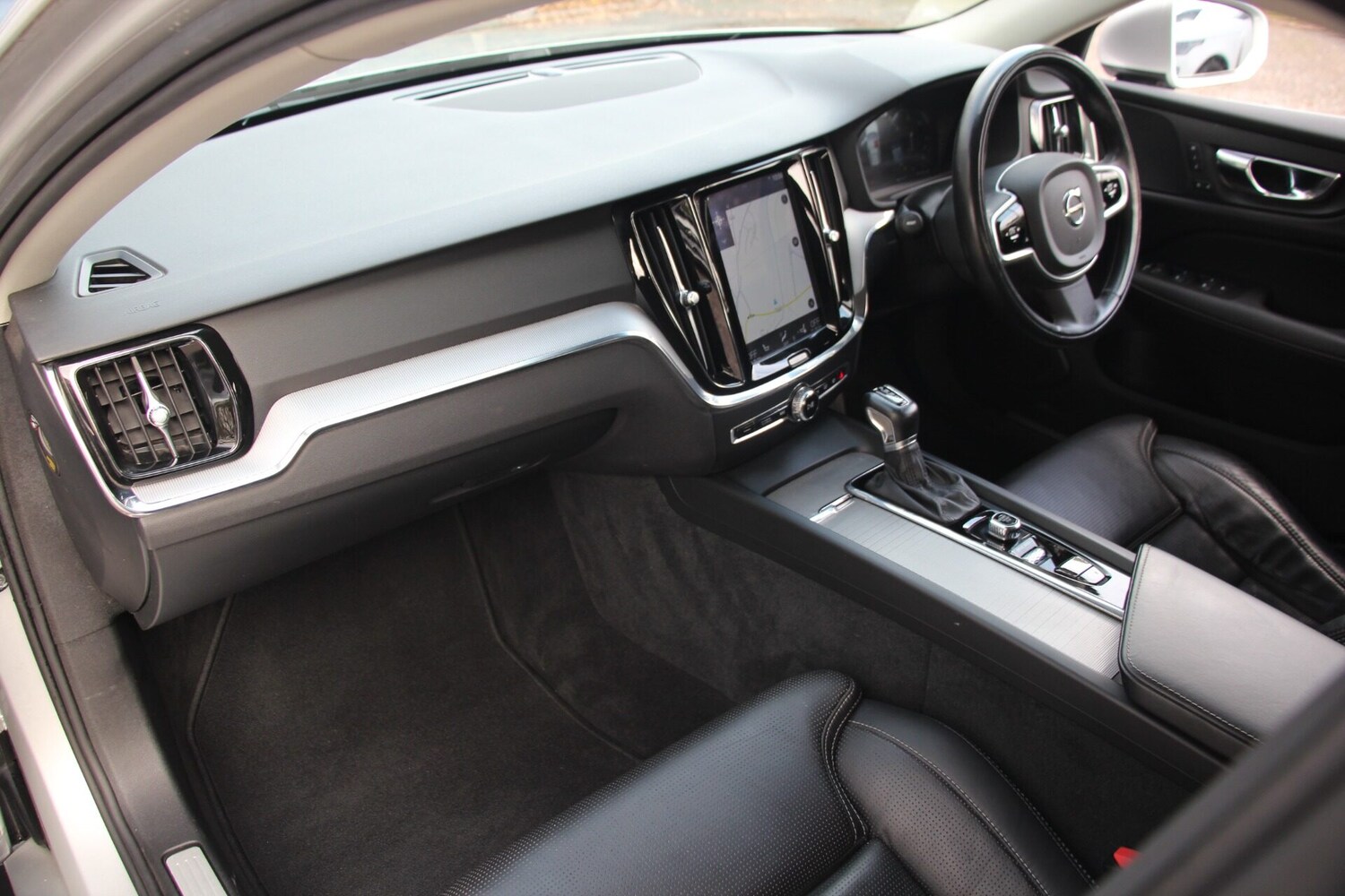 Used Volvo V60 2019 for sale - 76394981: Photo 12