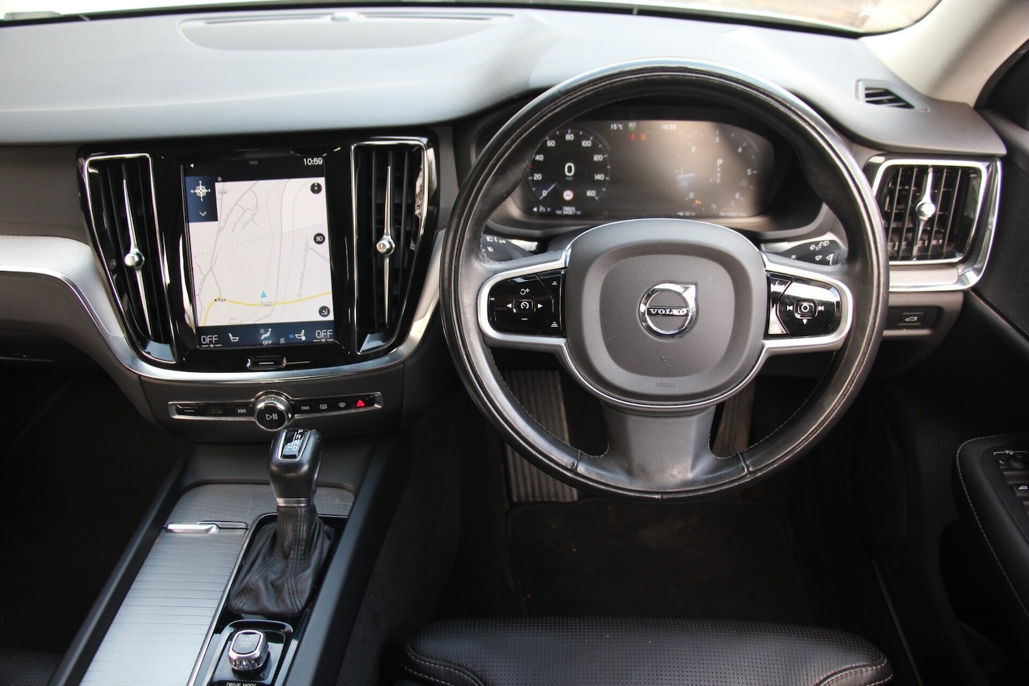 Used Volvo V60 2019 for sale - 76394981: Photo 13