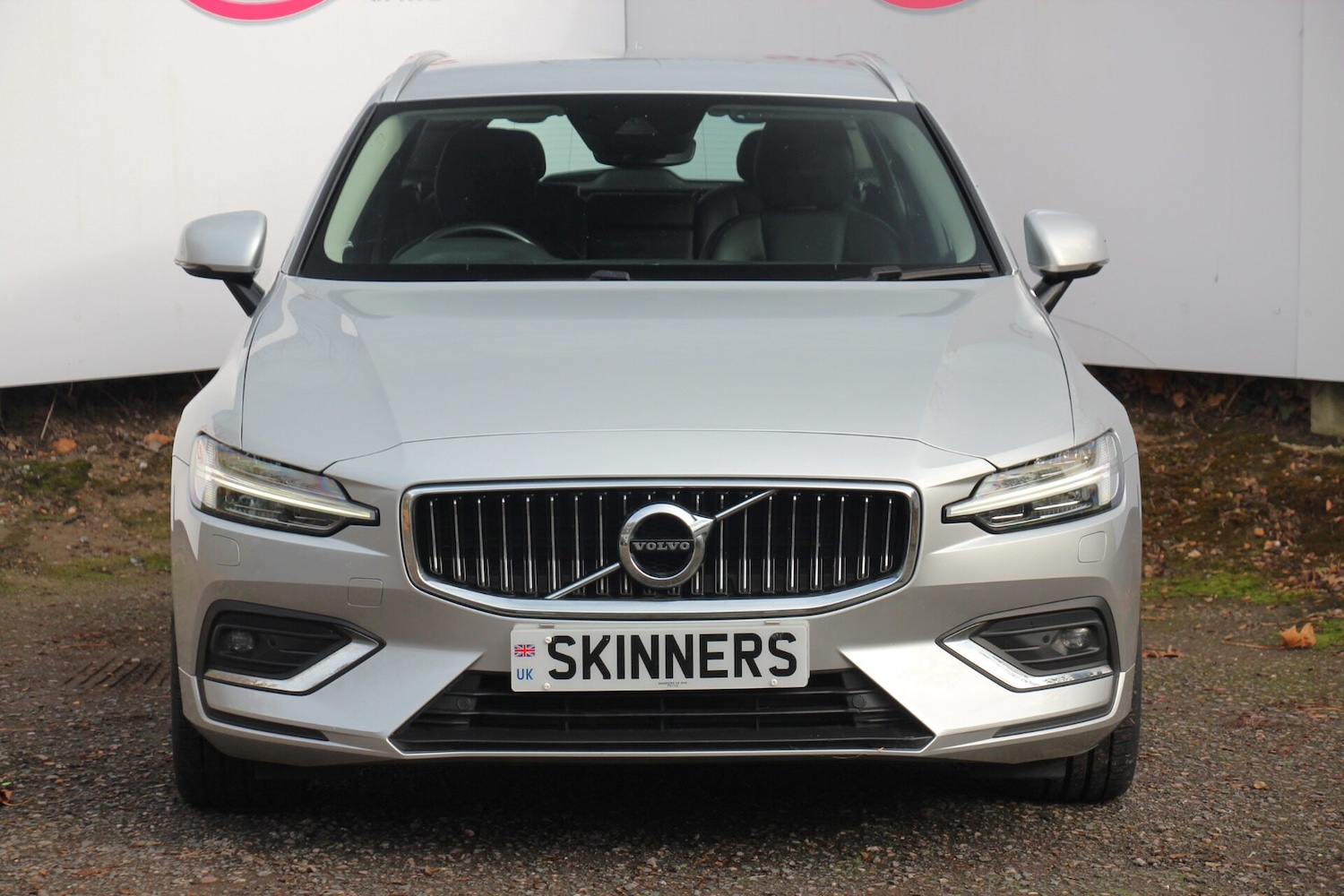 Used Volvo V60 2019 for sale - 76394981: Photo 2