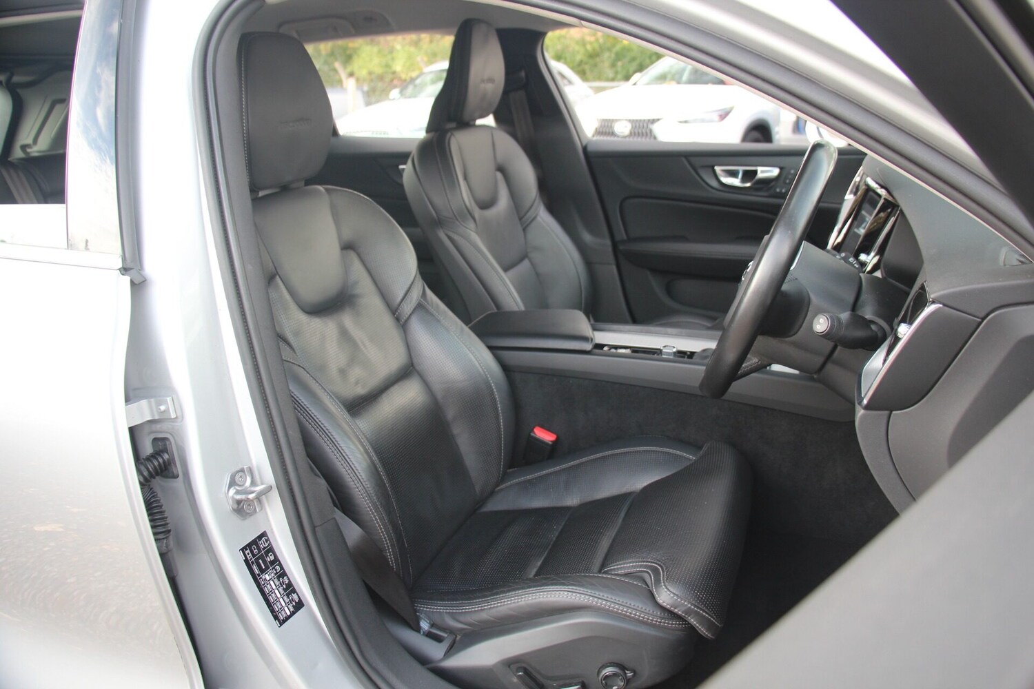 Used Volvo V60 2019 for sale - 76394981: Photo 6