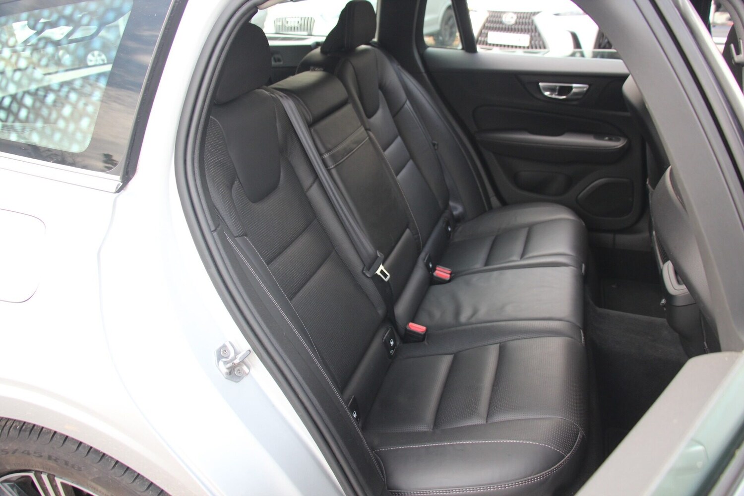 Used Volvo V60 2019 for sale - 76394981: Photo 8