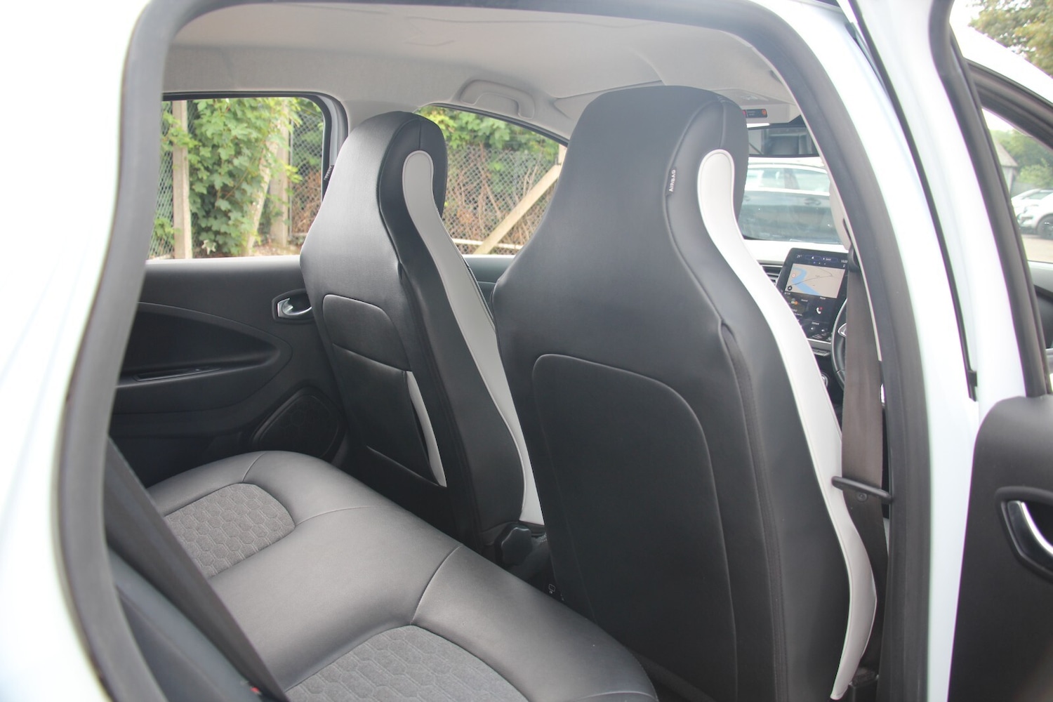 Used Renault Zoe 2021 for sale - 76635258: Photo 10