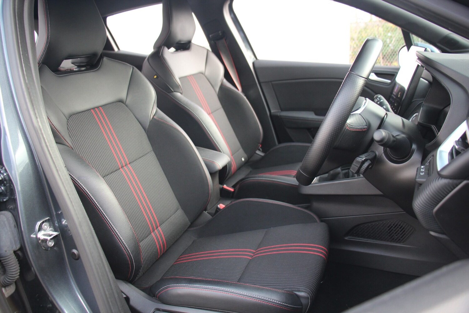 Used Renault Clio 2022 for sale - 76495479: Photo 9