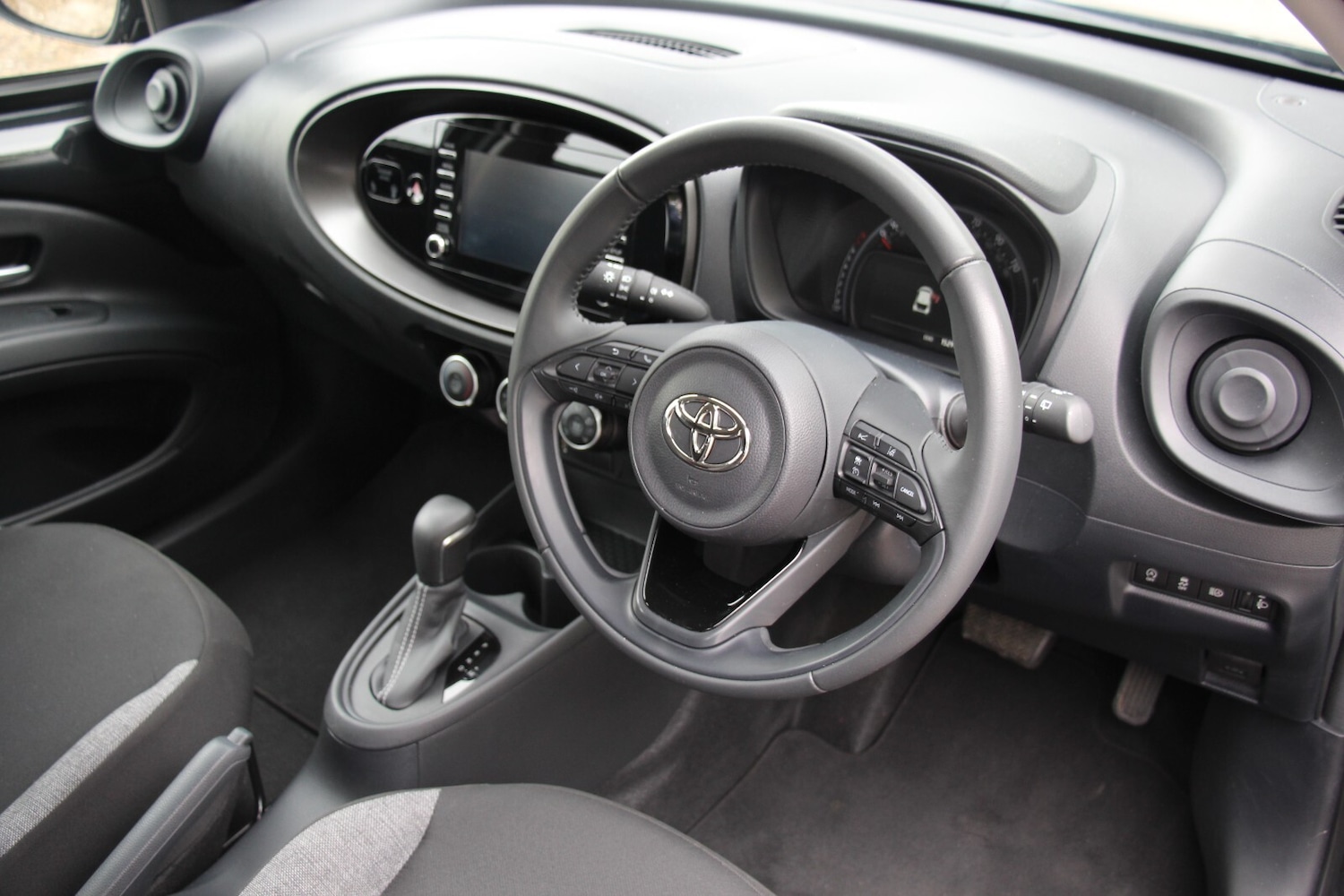 Used Toyota Aygo X 2023 for sale - 76716583: Photo 8