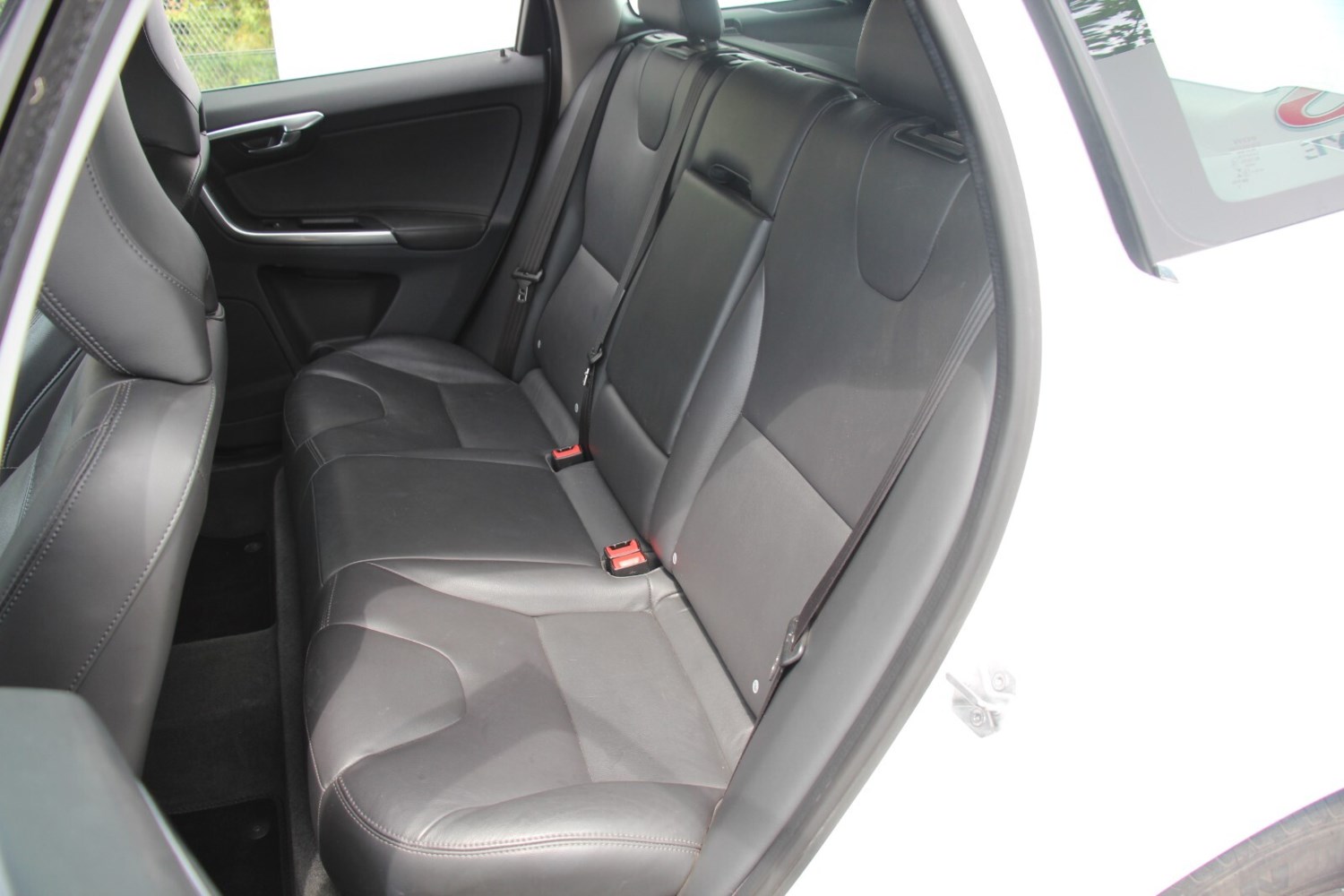 2016 Volvo XC60 D4 SE LUX NAV Estate Diesel Manual - Picture 12 of 24