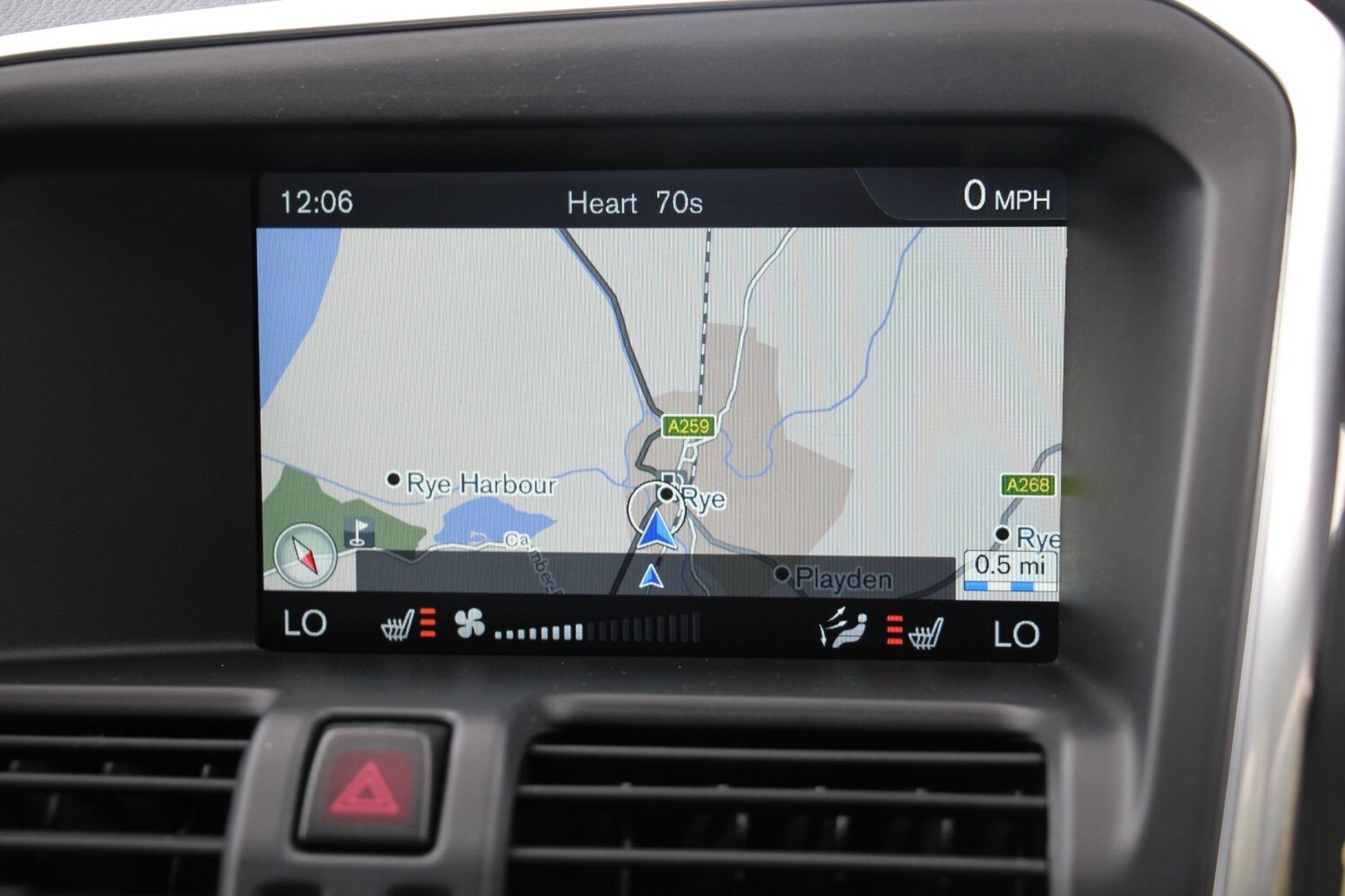 2016 Volvo XC60 D4 SE LUX NAV Estate Diesel Manual - Picture 17 of 24
