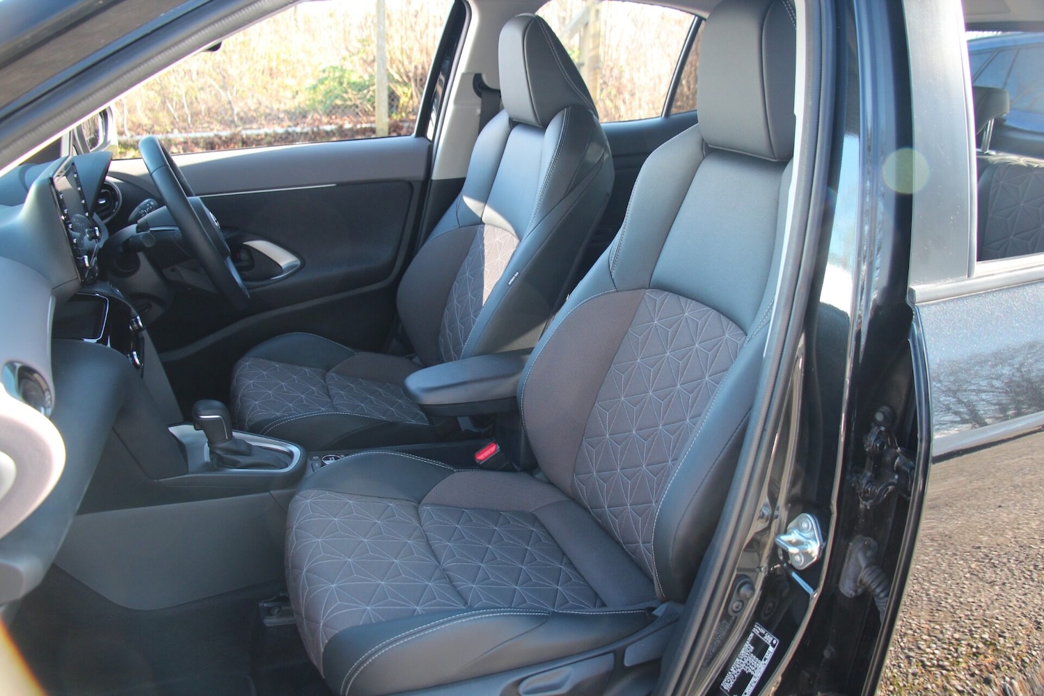 Used Toyota Yaris Cross 2023 for sale - 77368069: Photo 14