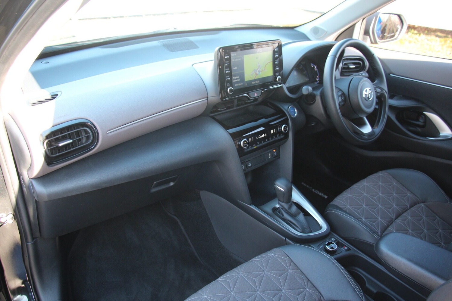 Used Toyota Yaris Cross 2023 for sale - 77368069: Photo 15