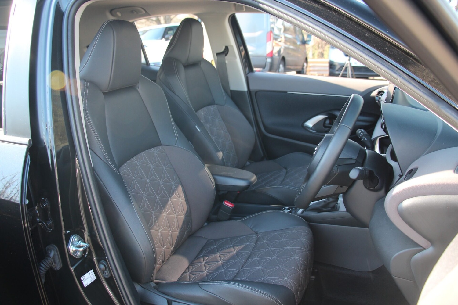 Used Toyota Yaris Cross 2023 for sale - 77368069: Photo 9