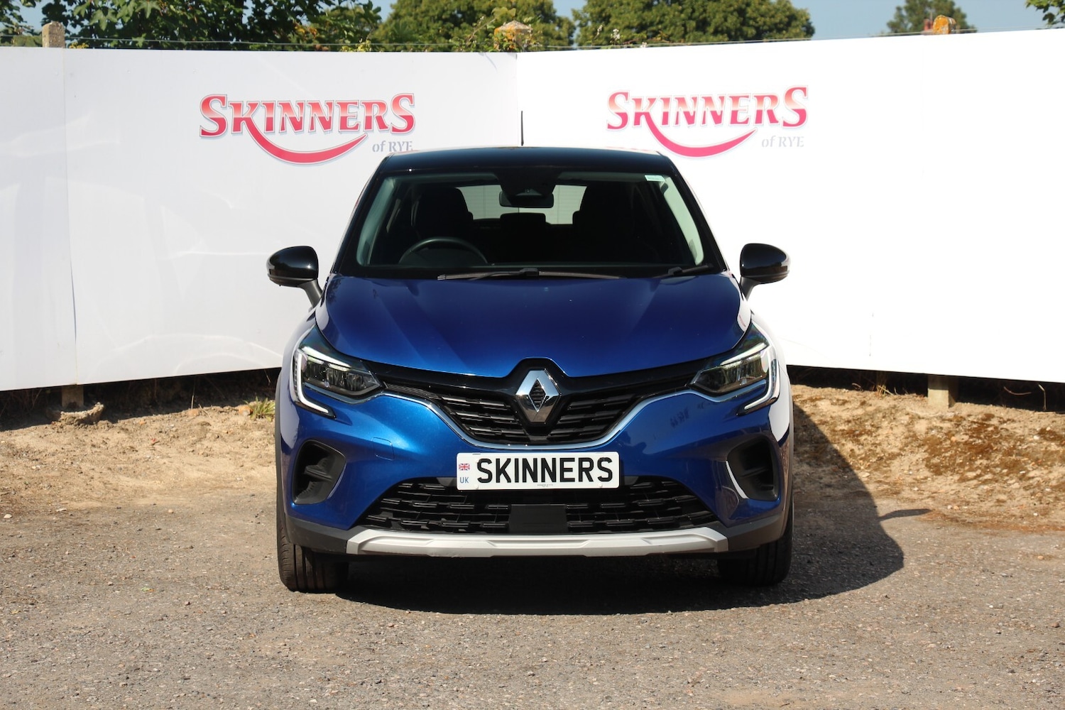 Used Renault Captur 2021 for sale - 76716580: Photo 2