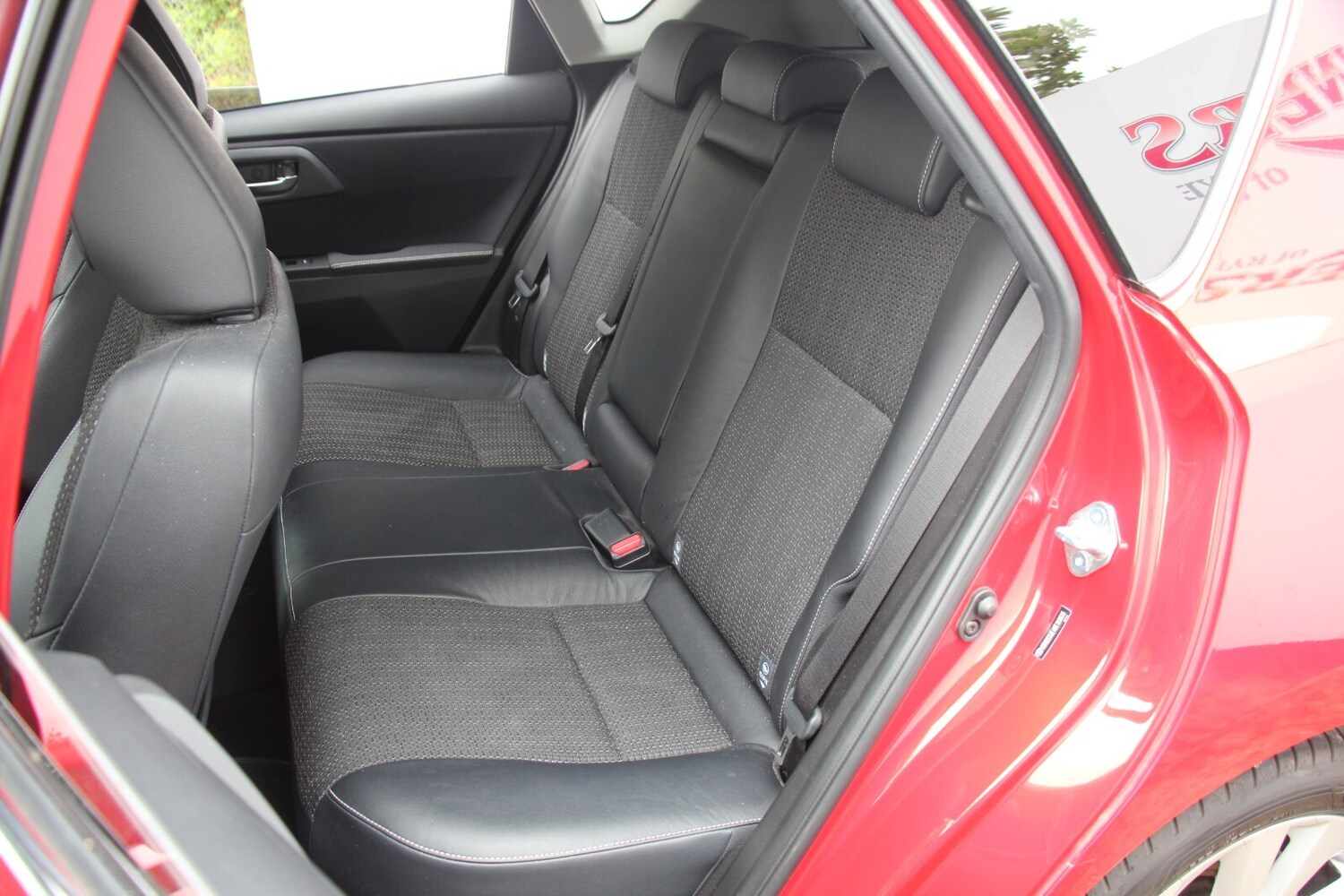 2015 Toyota Auris EXCEL VVT-I HYBRID AUTOMATIC Hatchback PETROL/ELECTRIC Automat - Picture 12 of 24