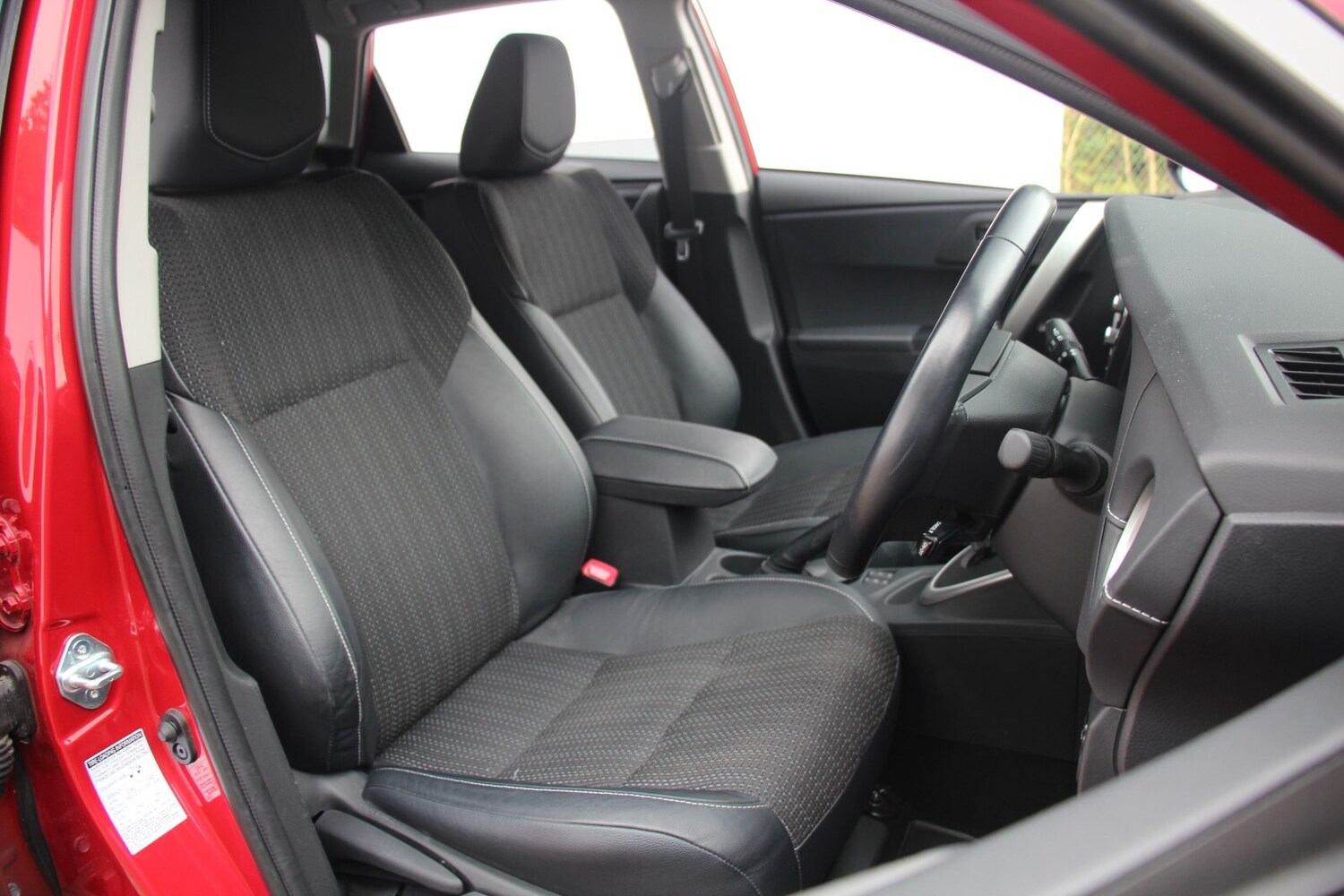 2015 Toyota Auris EXCEL VVT-I HYBRID AUTOMATIC Hatchback PETROL/ELECTRIC Automat - Picture 9 of 24