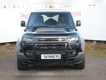 Used Land Rover Defender 2021 for sale - 77149601: Photo