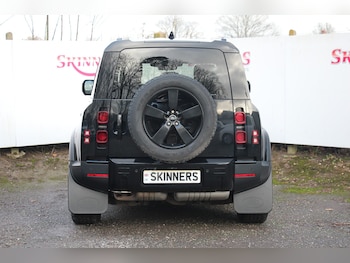 Used Land Rover Defender 2021 for sale - 77149601: Photo