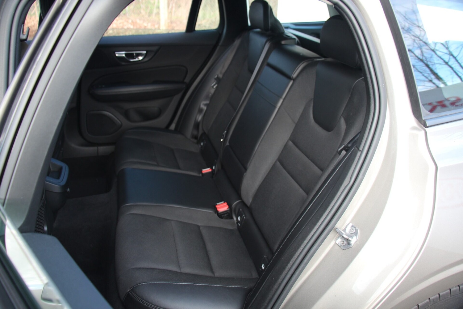 Used Volvo V60 2018 for sale - 77262432: Photo 12