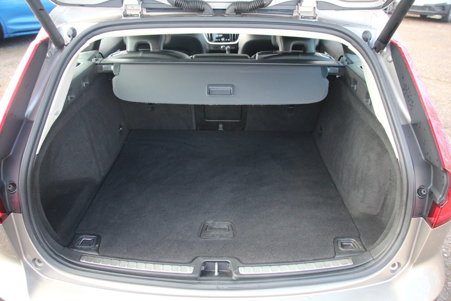 Used Volvo V60 2018 for sale - 77262432: Photo 21