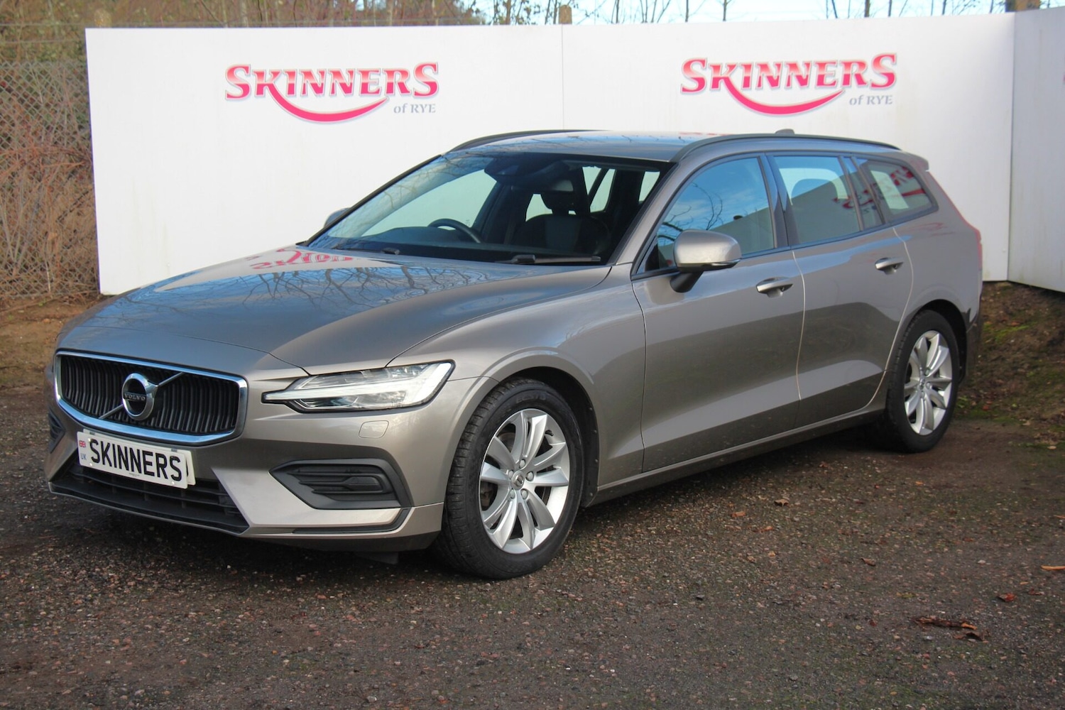 Used Volvo V60 2018 for sale - 77262432: Photo 3