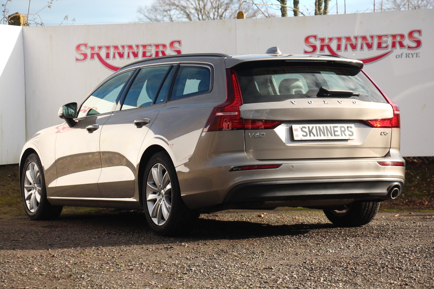 Used Volvo V60 2018 for sale - 77262432: Photo 4