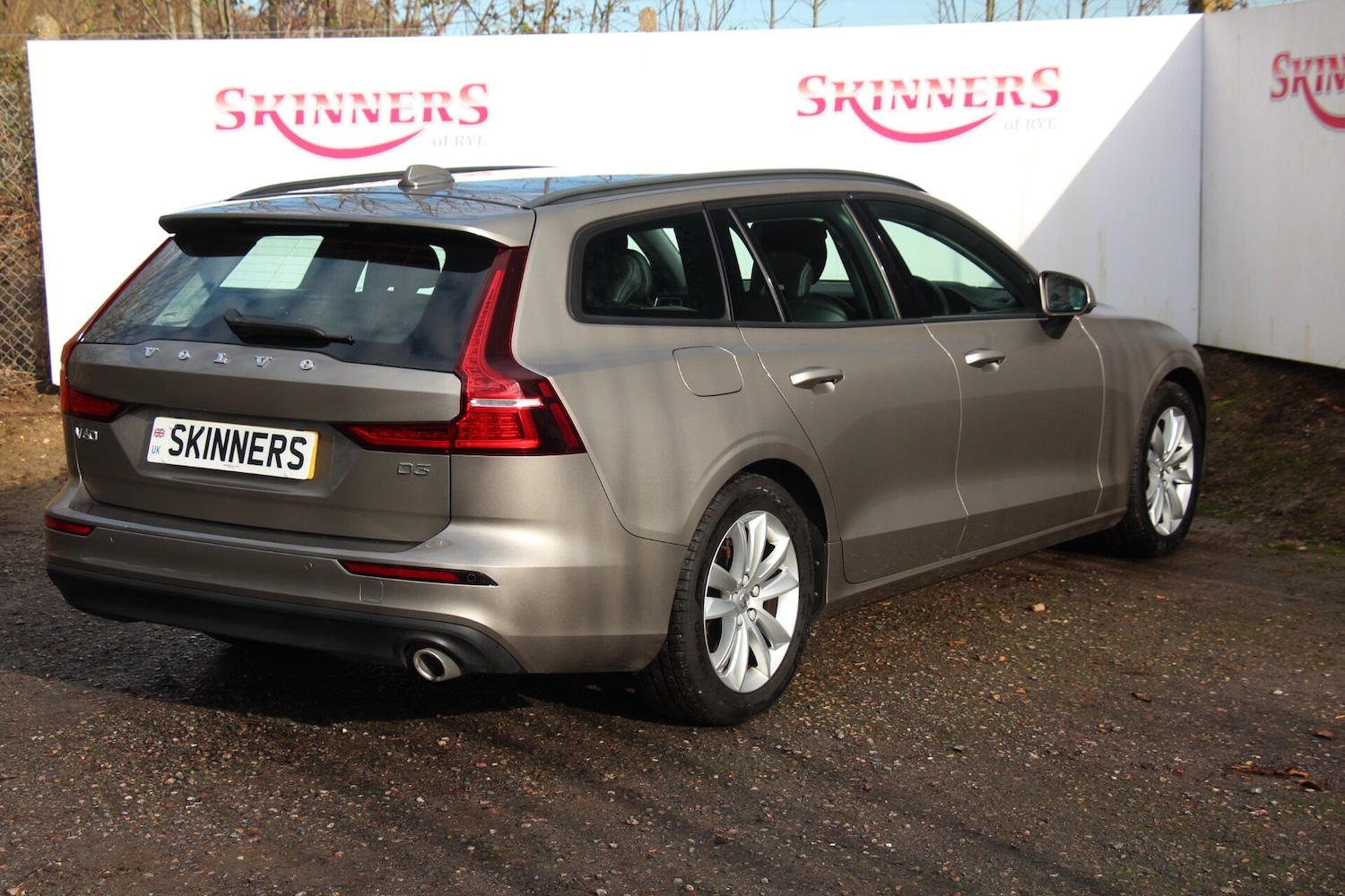 Used Volvo V60 2018 for sale - 77262432: Photo 6