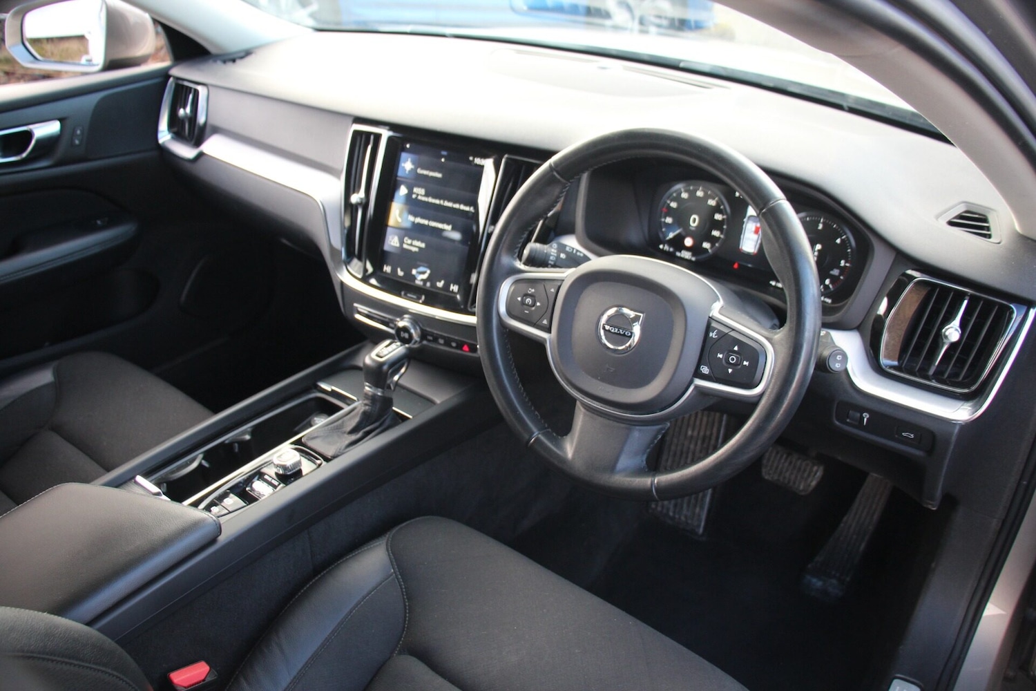 Used Volvo V60 2018 for sale - 77262432: Photo 8