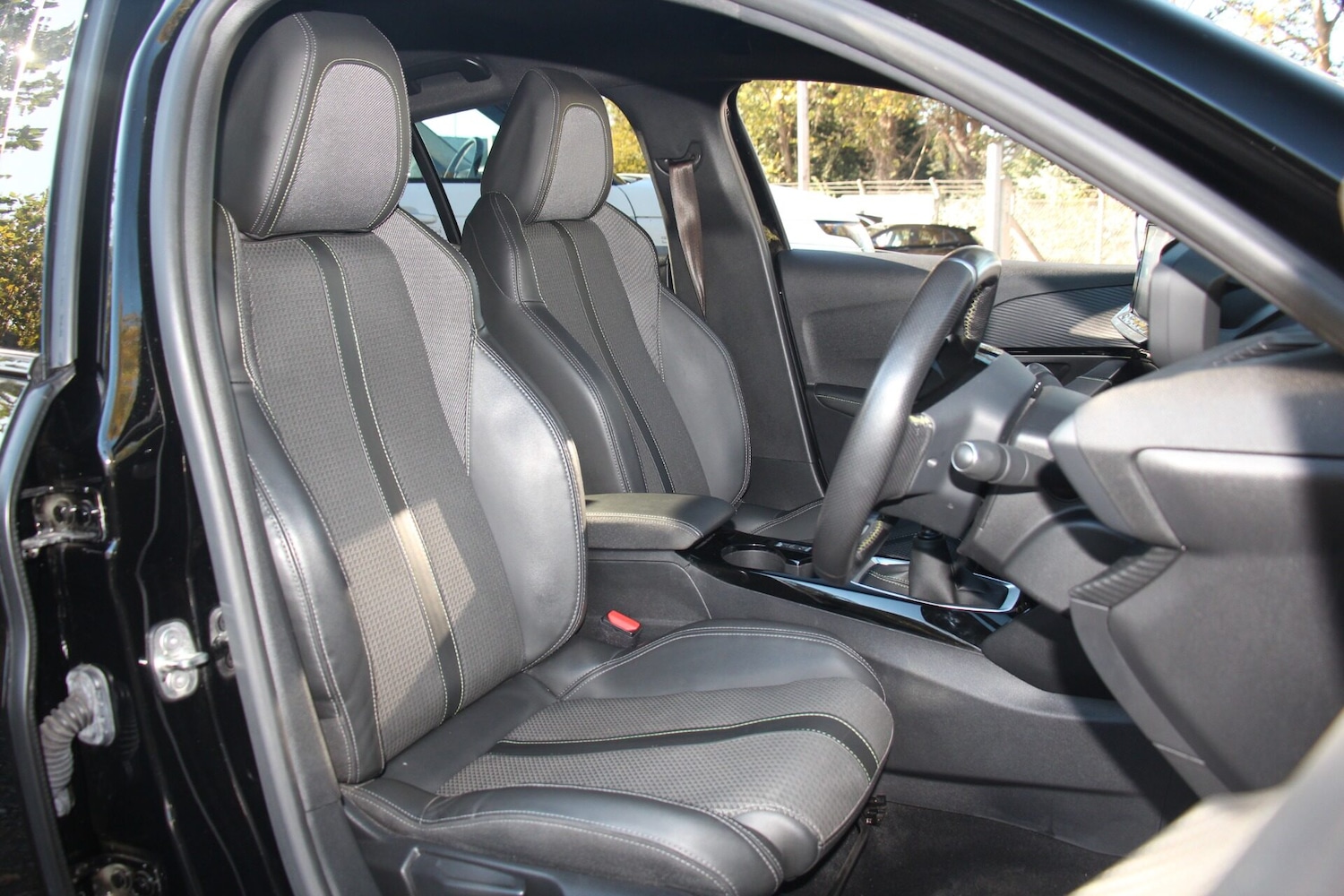 Used Peugeot 208 2020 for sale - 76334345: Photo 9