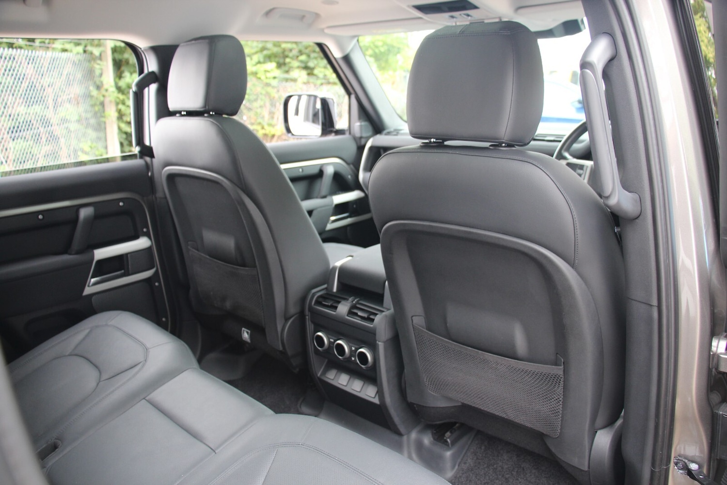 Used Land Rover Defender 2022 for sale - 76635268: Photo 10