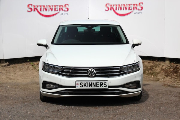 Used Volkswagen Passat 2020 for sale - 75618343: Photo 2