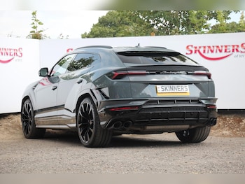 Used Lamborghini Urus 2023 for sale - 75618338: Photo