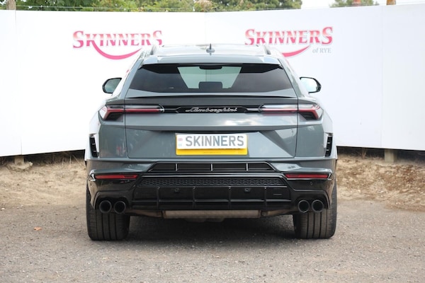 Used Lamborghini Urus 2023 for sale - 75618338: Photo 5